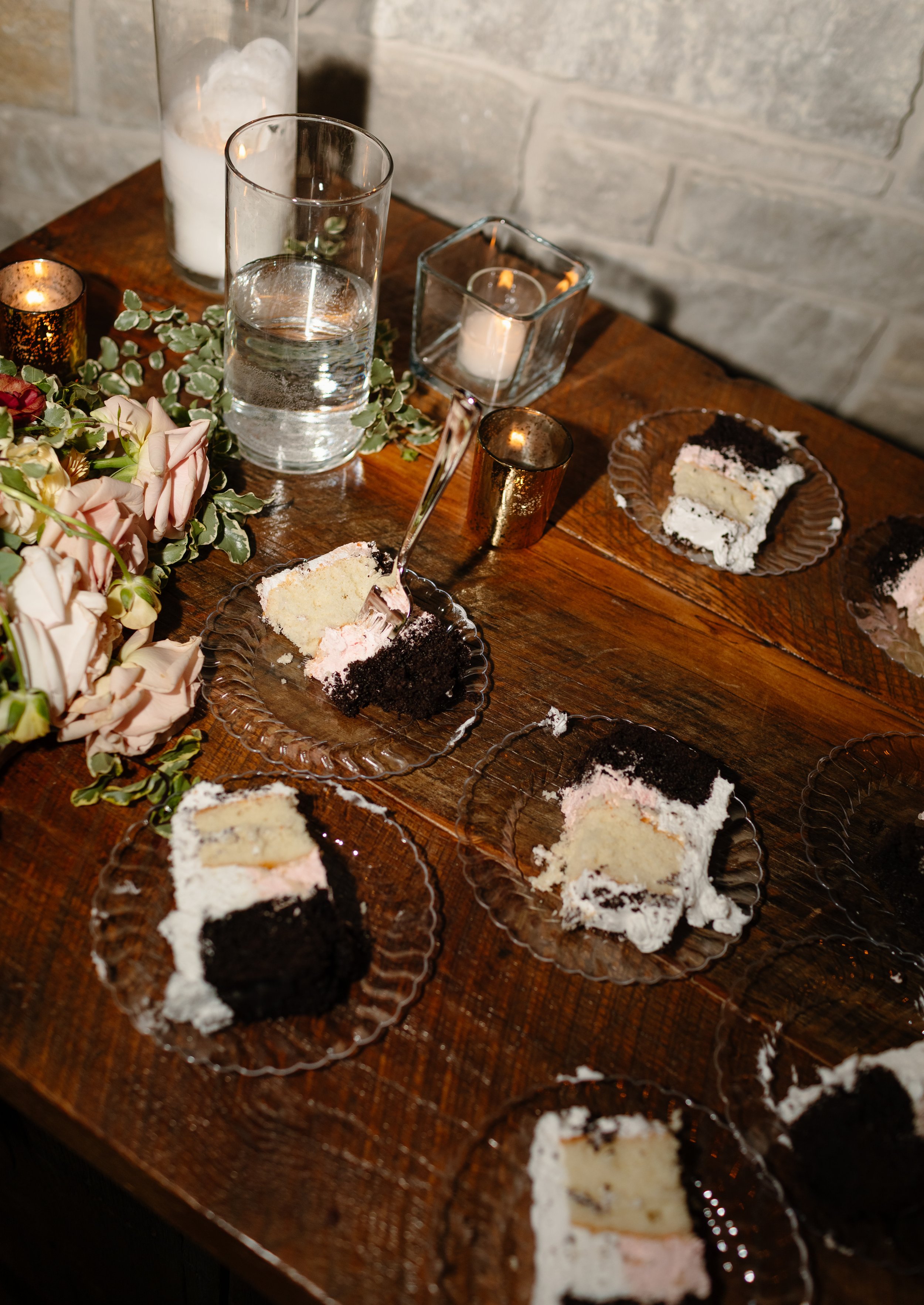 Love a reception moment (and cake!)