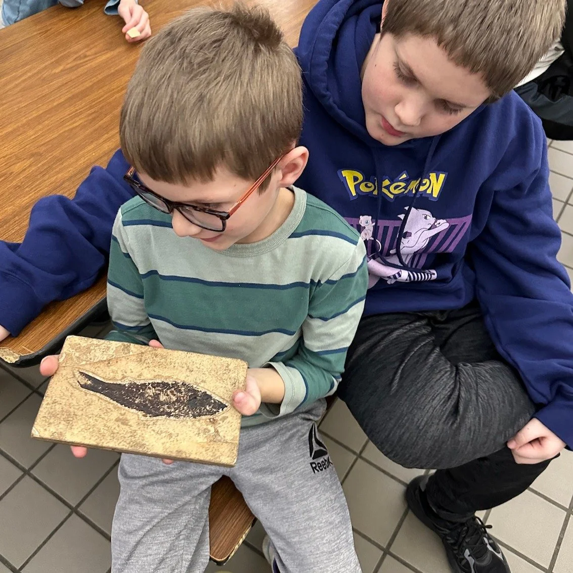 Today, Shawn was at Twin Valley South Elementary in Preble County! 

With fourth grade she explored fossils and shared the importance of early geological history.