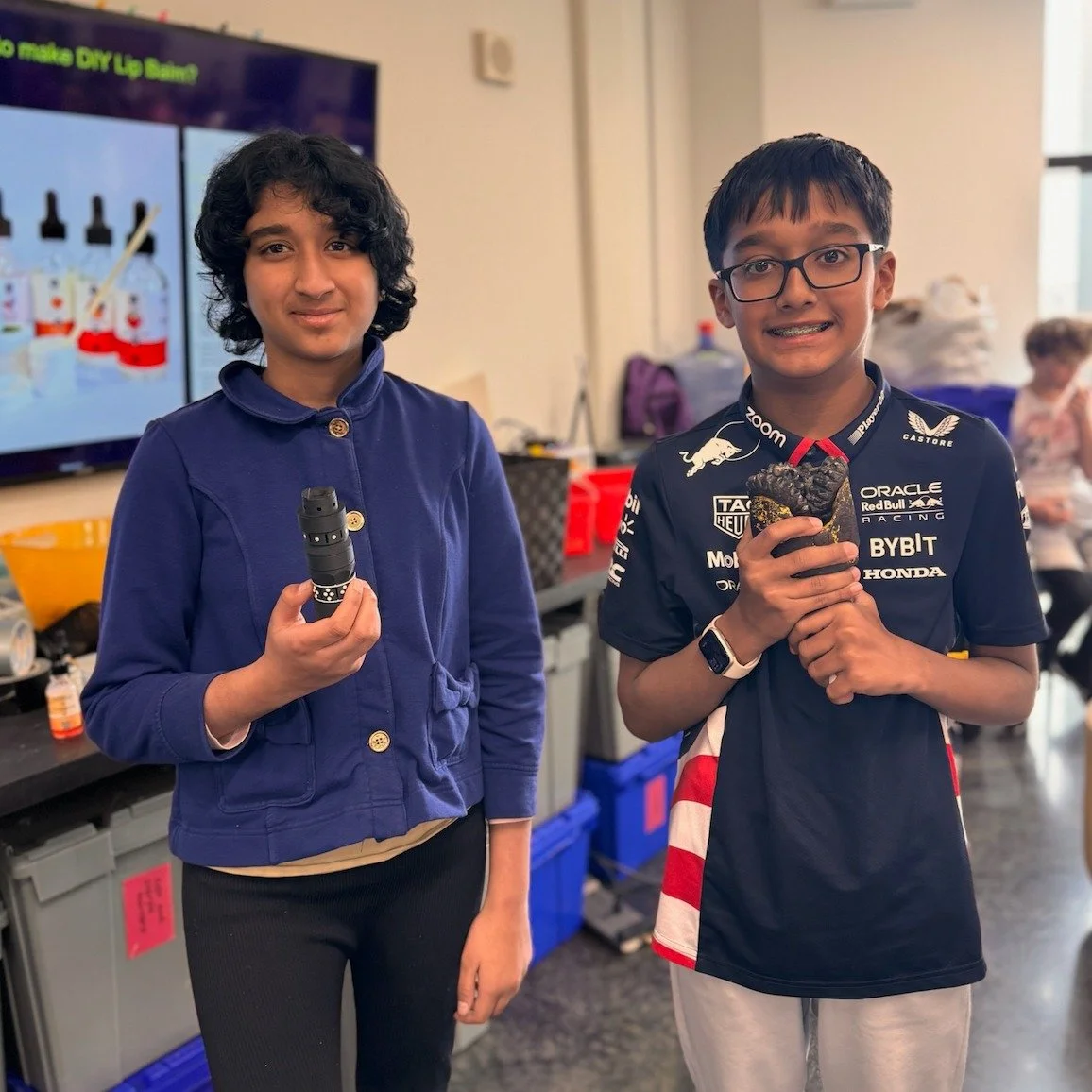 Today, Mandolyn is at Hull Prairie Intermediate, part of @pburgschools, doing assembly presentations with almost 500 middle school students! 

Thank you to the education team who helped their students make chapstick and invited ONEi to teach students