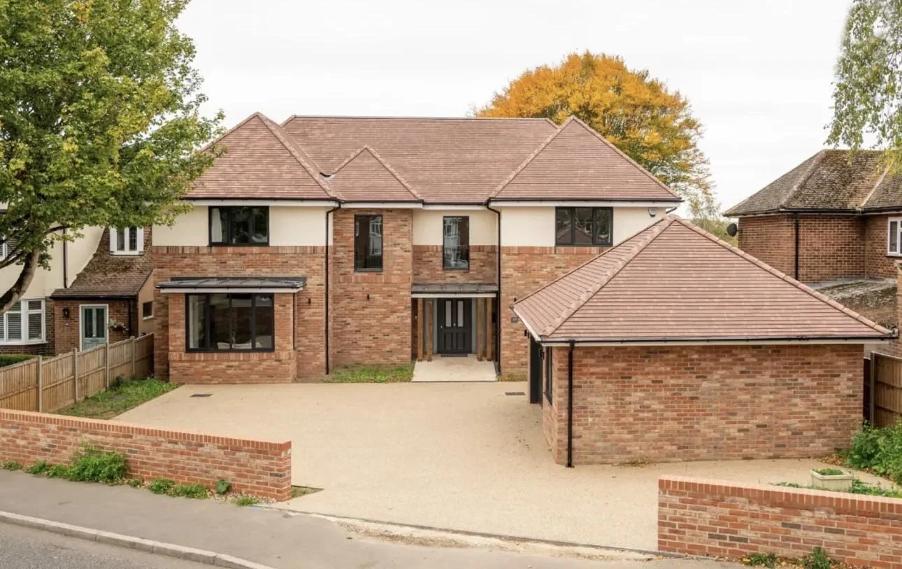 E Coulson
New Build
£800k