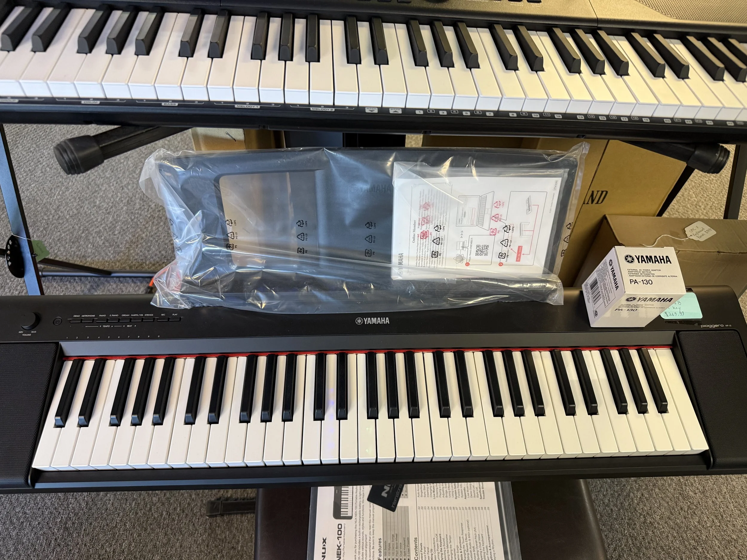 Yamaha Piaggero np-15 keyboard
