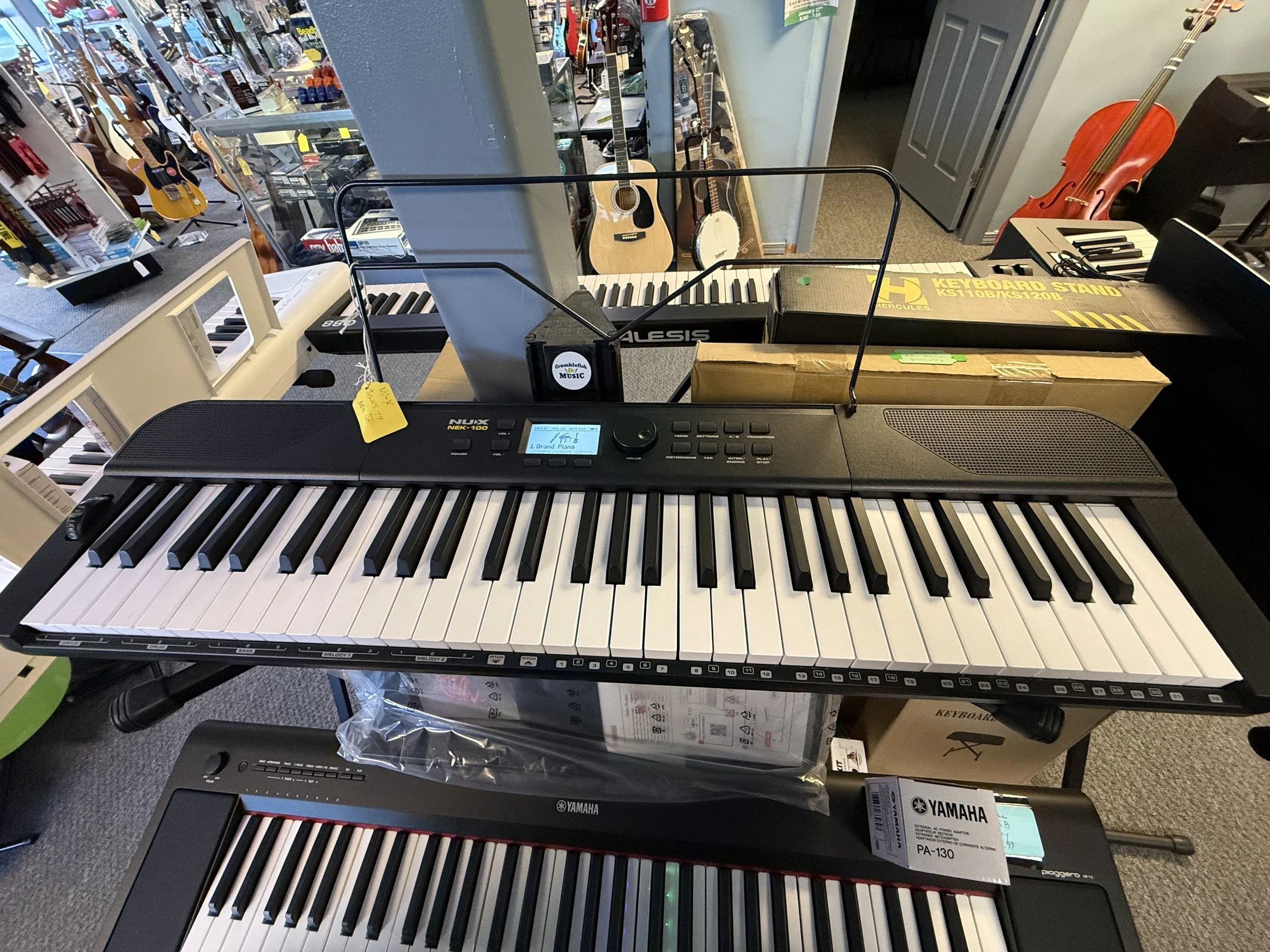 NU>X nek-100 keyboard