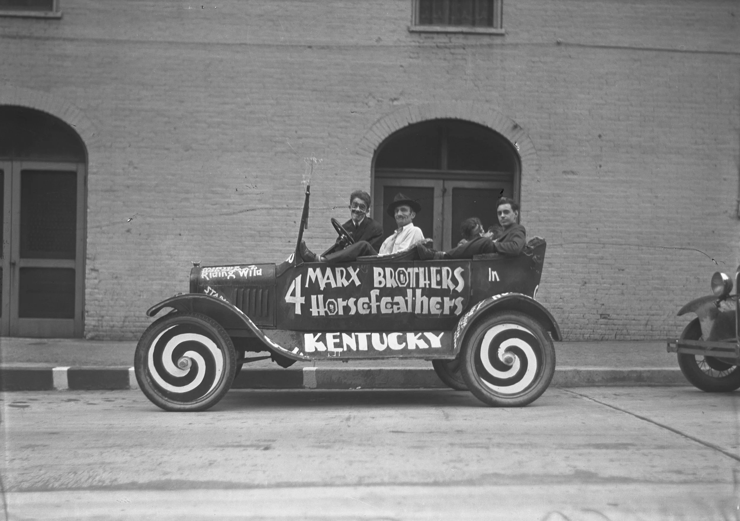 96pa101_1930_1939_1372c.jpg