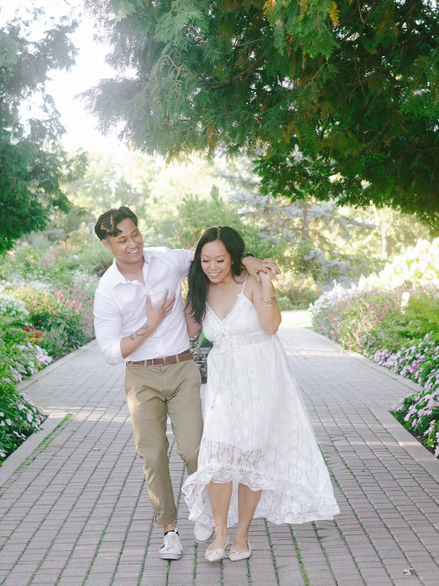 BOOKING 2026/2027 WEDDINGS💐

Are you or someone you know planning a wedding for this year or the next? I'm looking for couples who want genuine, romantic, and fun photos that don't mind hearing a couple of dad jokes in between poses. If that sounds 