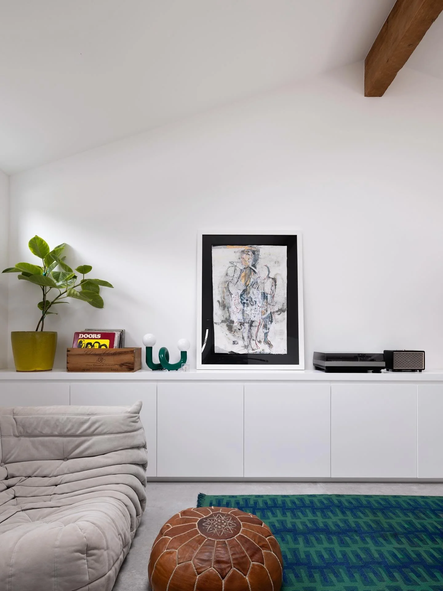 The loft space at my Del Mar project featuring a beautiful piece from local artist and gallery owner @sesshinart in Encinitas.

This space is really a blank space for flexible use including a guest pull out bed, as well as a place to watch movies on 