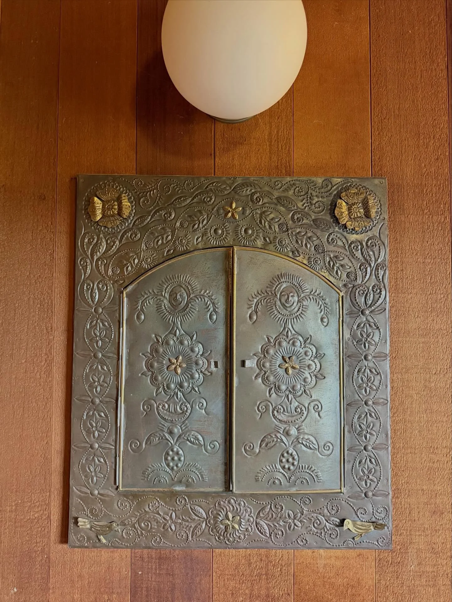 Site visit snapshots. Just admiring the pretty little things. 

#simbrucerichards #midcenturymodern #midcenturymoderndesign #vintagetile