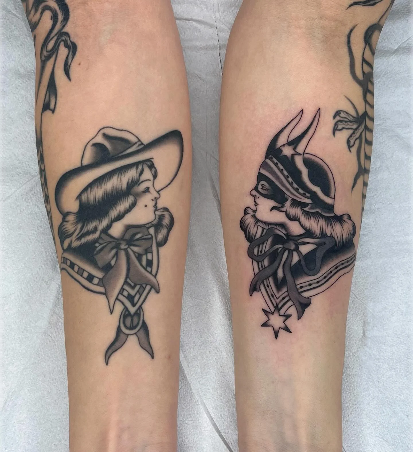 Hello 2026! If you started the year with an idea of getting tattooed , i am now booking January in Barcelona and Marchin Berlin 🌹
And here are healed and fresh matching Ladies for Valentina 
Thank you again dear @valentinatattooer 🤍

#barcelonatatt