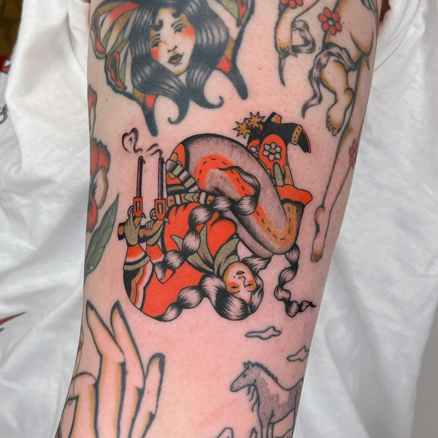 Fillers are so much fun 𓃗 looooved tattooing this one for Faith &hearts;️
Booking April and May in Barcelona at @chicapanteratattoo and June in Berlin at @lato.tattoo ! DM 𐚁

#barcelona #barcelonatattoo #barcelonatattoos #berlintattoo #barcelonatat