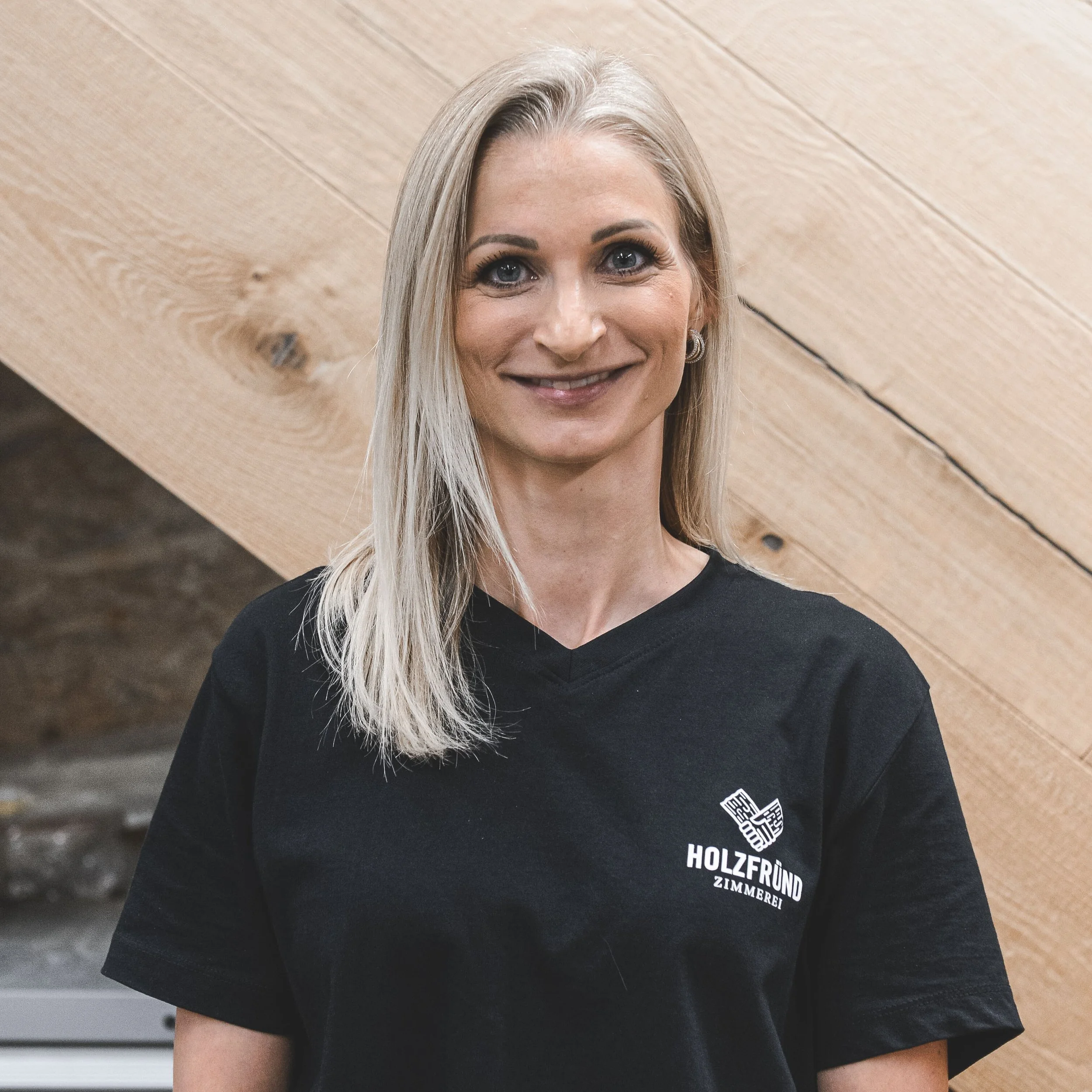 Porträt von Beatrice Wegmann Marketingexpertin bei Holzfründ AG – verantwortlich für Administration