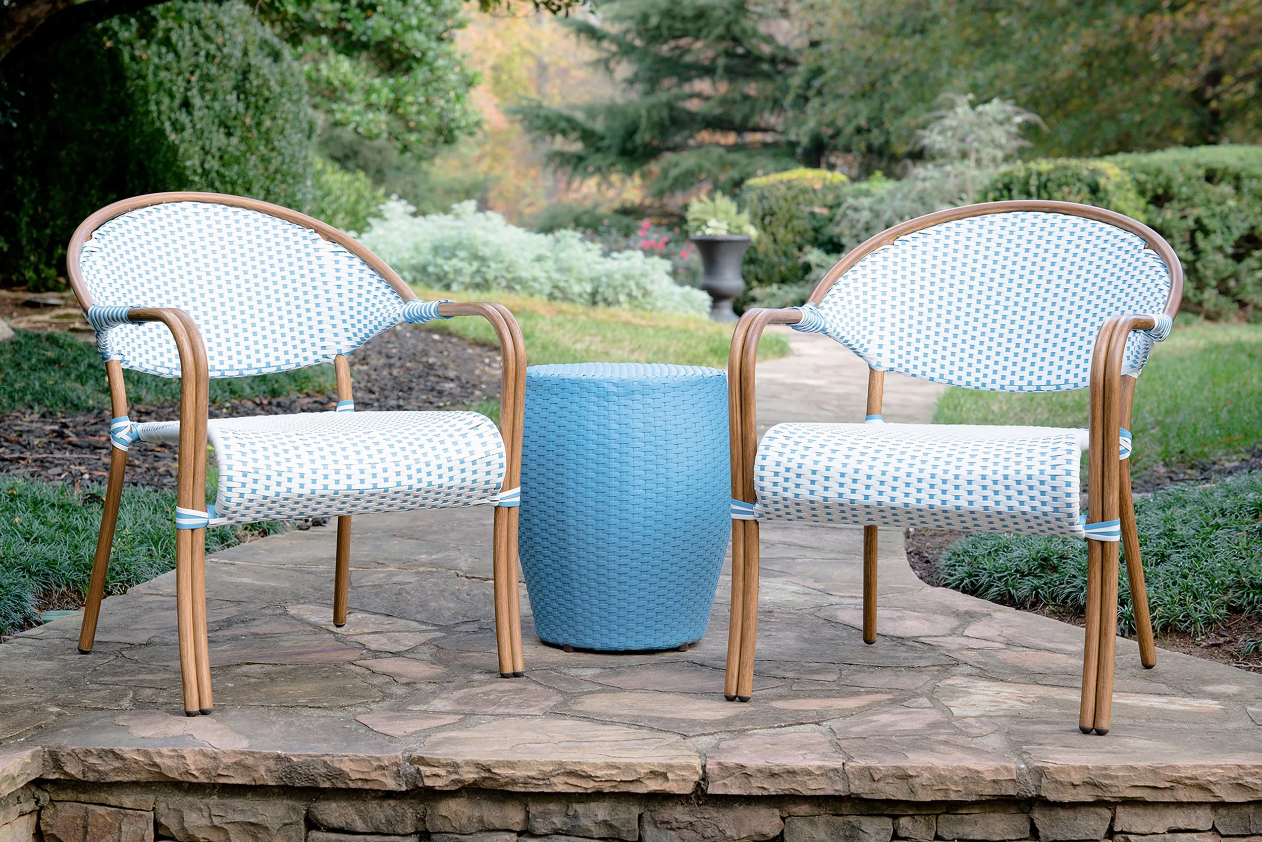 Monticello Bistro-609627-Blue and White-1.jpg