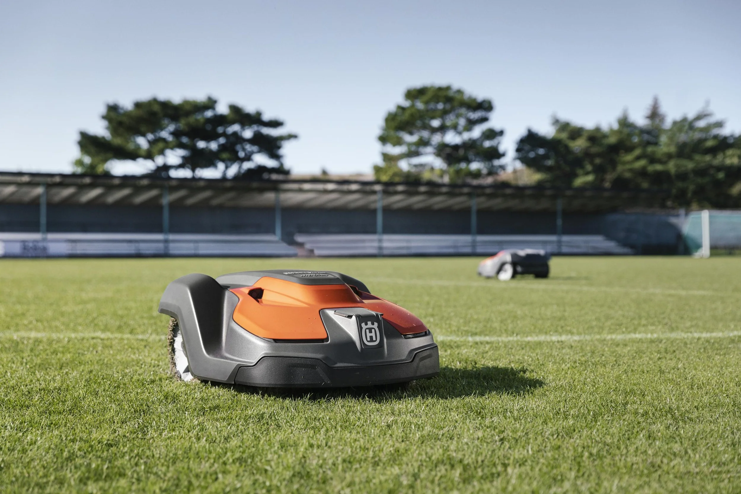 Husqvarna Mähroboter 550 EPOS (2.0): Systematisches Schneiden und maßgeschneidertes Mähmuster ohne Kabel