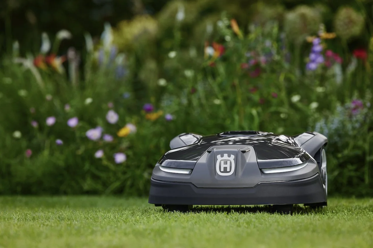 Experten für Renaturierung: Mit Husqvarna und Garten-Profi Horst Mager die Natur zurück in den Garten bringen