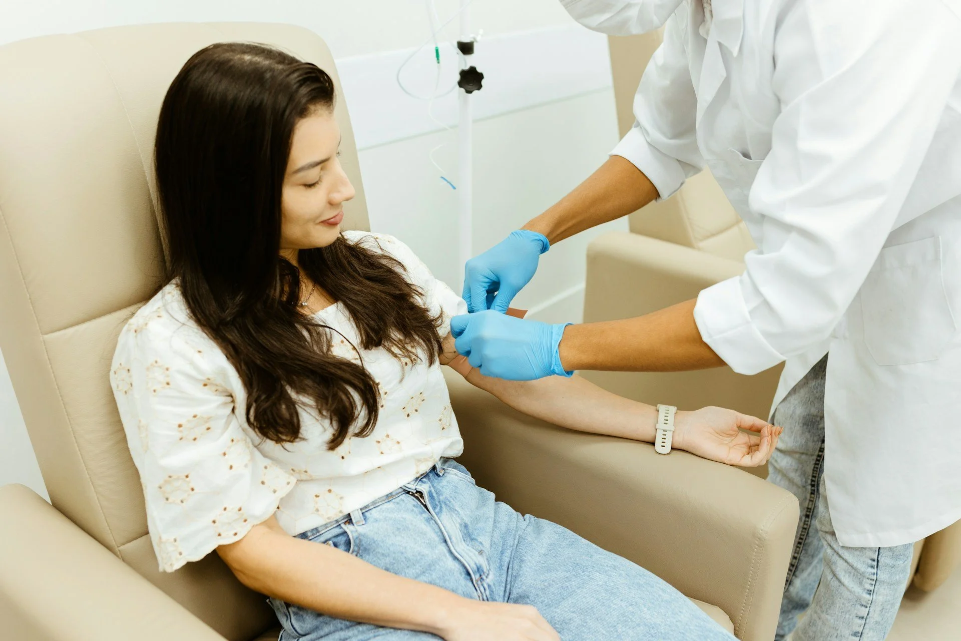Choosing an IV Therapy Lounge for Post-Workout Recovery in Wisconsin