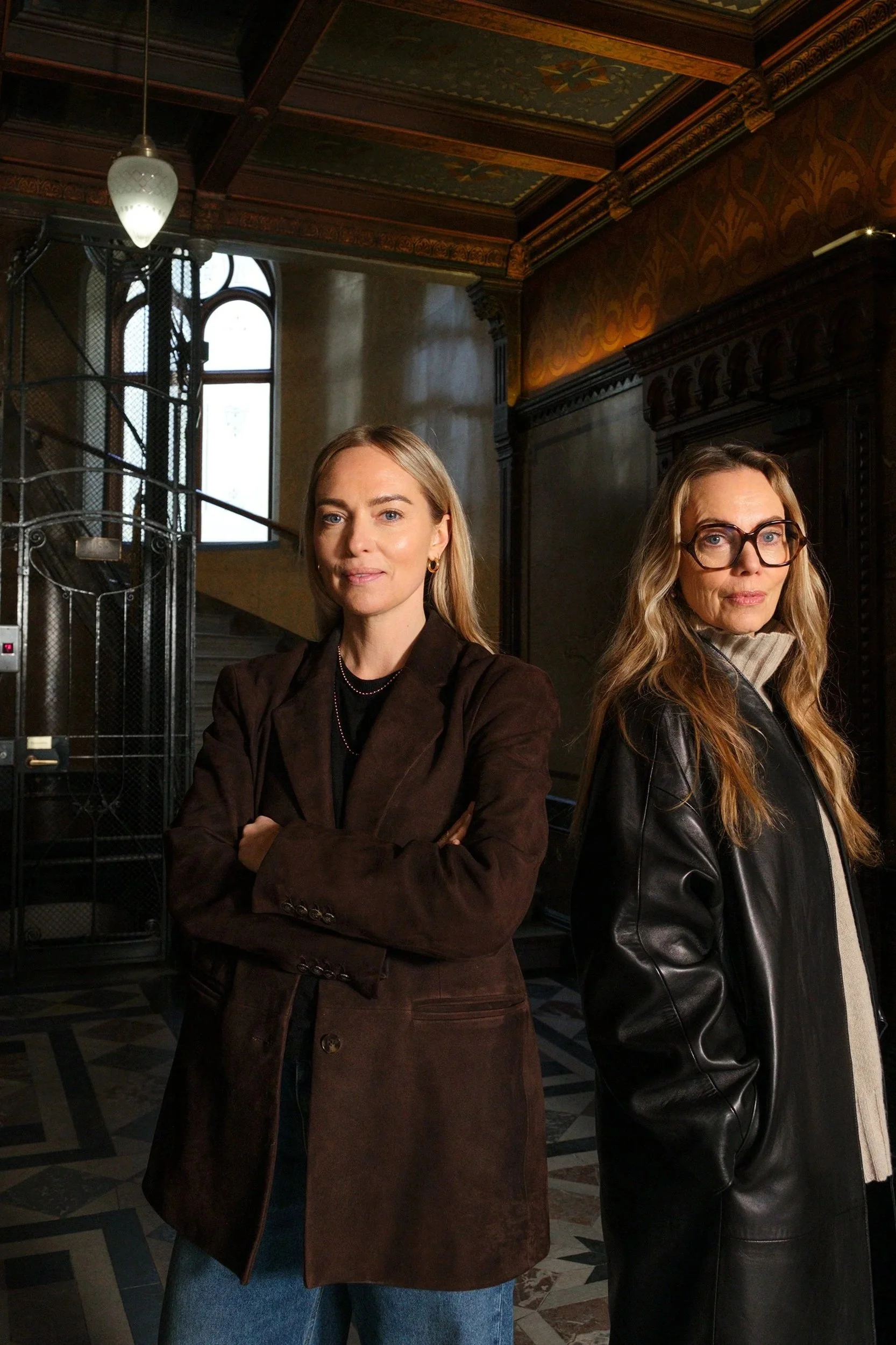 Systrarna_Dagmar_JakobÅkerstenBrodén_20250303__DSF6039-1 kopiera.jpg