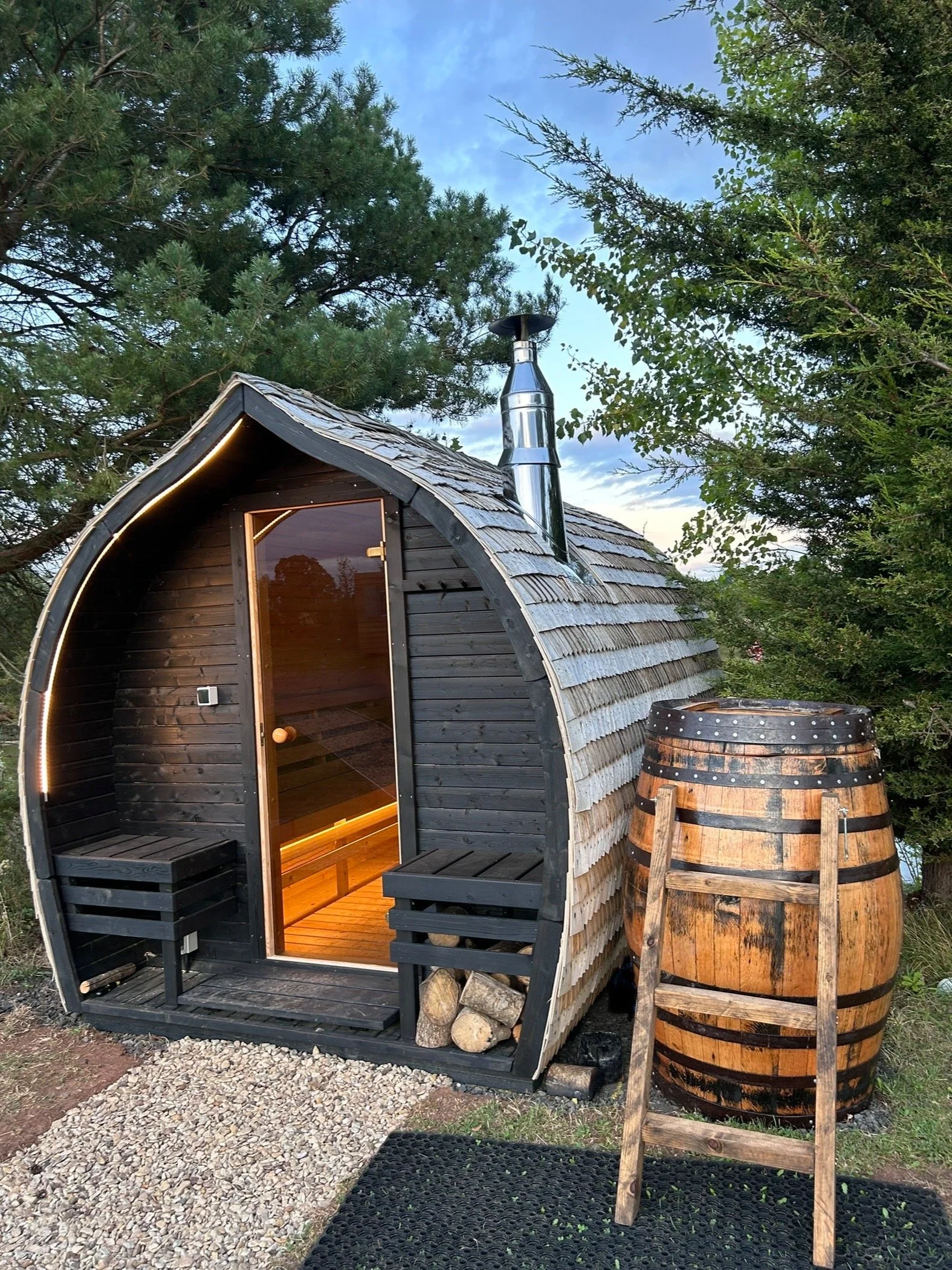 outdoor wood burning sauna open water swimming Worcestershire watersedge