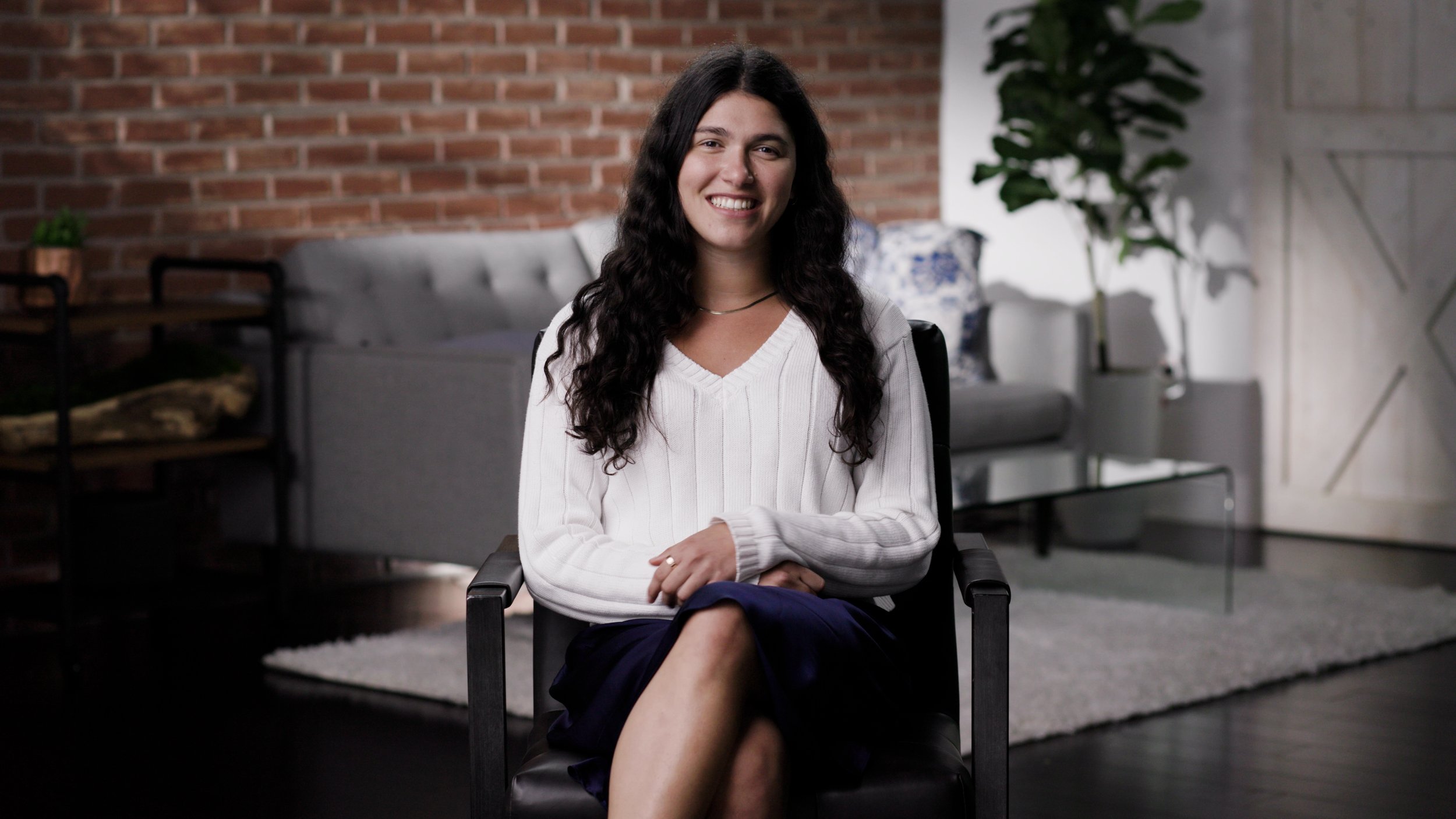 A002C013_211004O3_CANON.00_00_30_09.Still002 (1).jpg