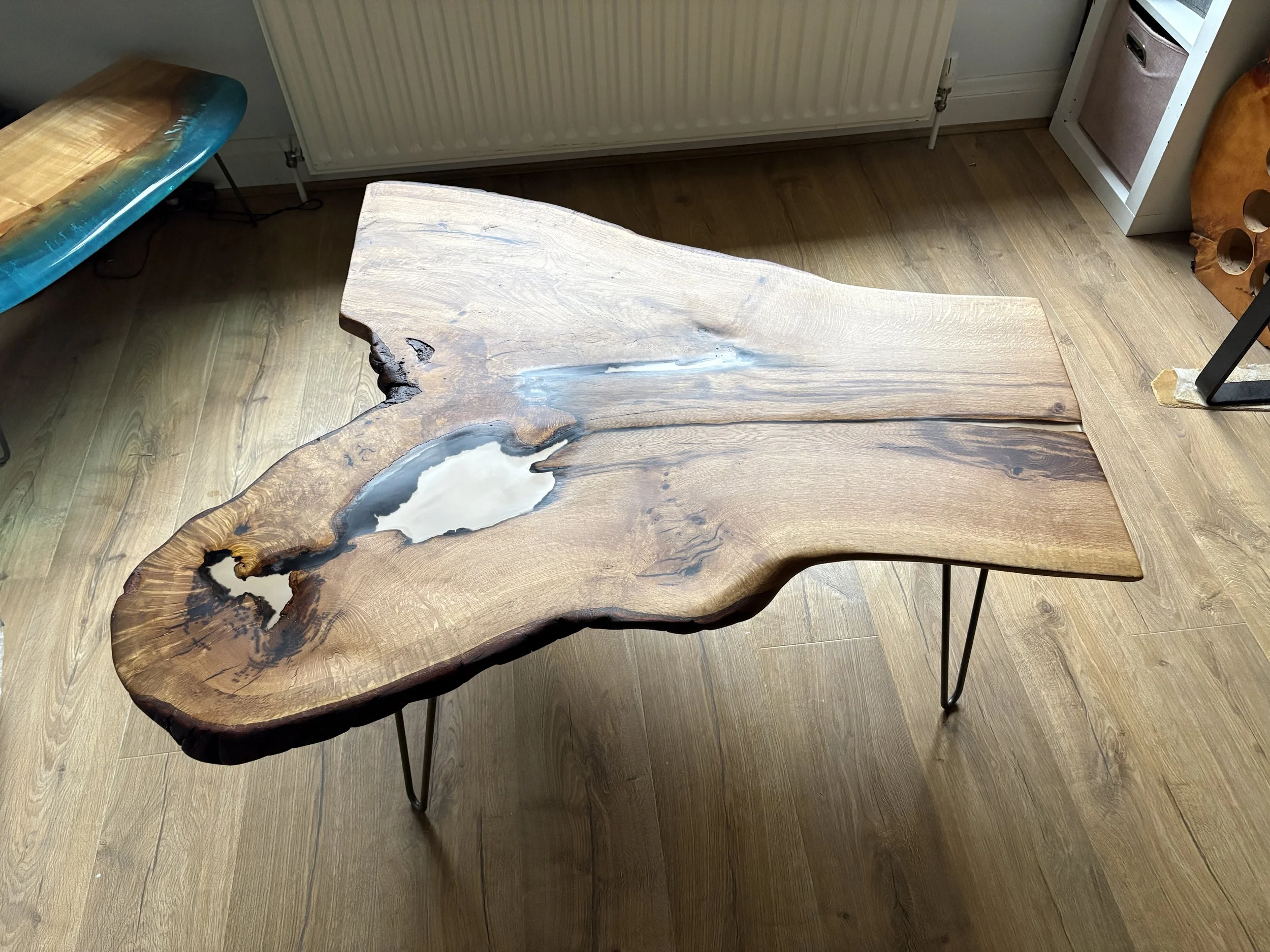 oak resin table