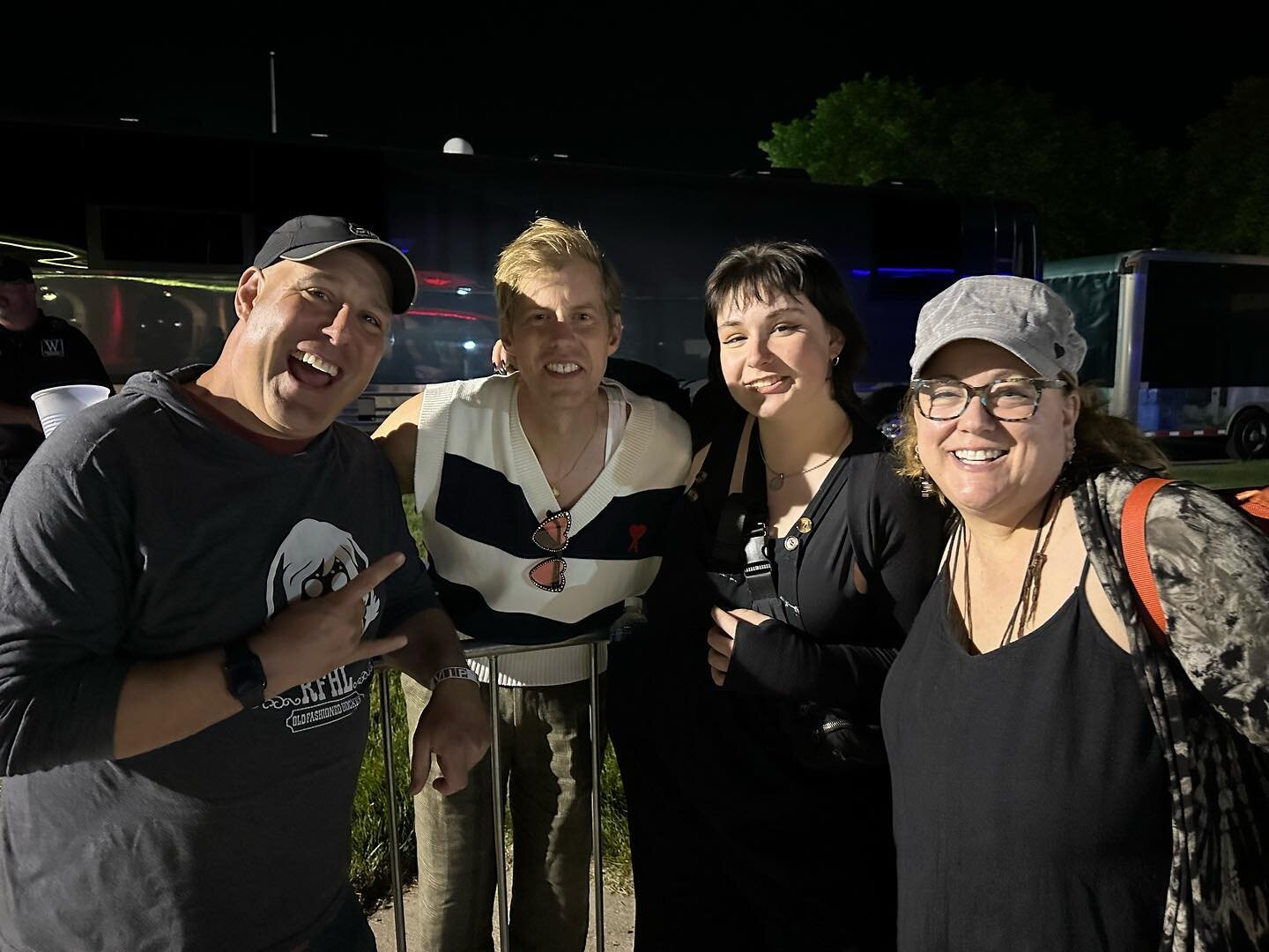 Day 136/365 Belated post from a great summer kickoff concert on Saturday w/ Andrew McMahon &amp; The Wilderness, along w/ Michigander. Food truck adventures w/ great friends and family. #120DaysOfSummer #squeezelifelikealemon #photoaday #changeyourpe