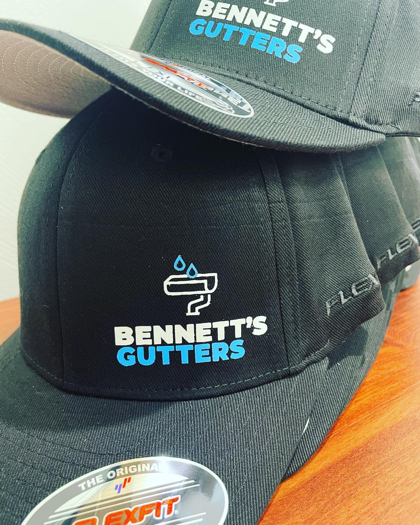 Screen printed @flexfitcapsaustralia came up a treat for Bennett&rsquo;s Gutters! We offer Screenprinting, DTF printing, embroidery, woven badges and 3D embroidery for you next cap 🧢 run! Hit us up today at advoro@bigpond.net.sun.  #caps #flexfitcap
