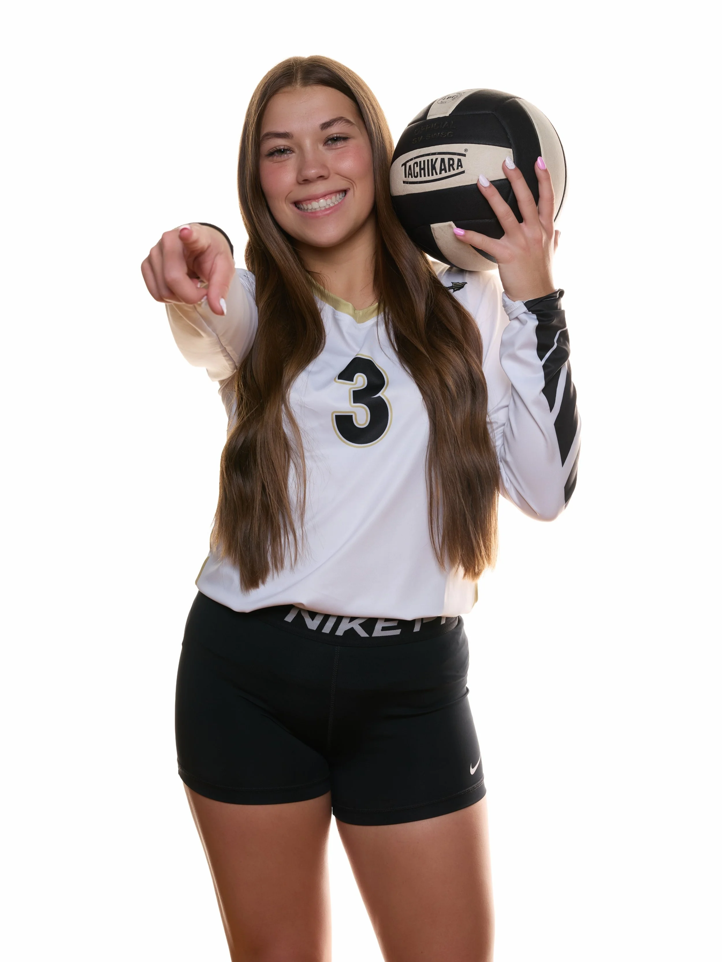 Another banner shoot down for Colbert County! This time, we&rsquo;re featuring the girls volleyball team. Always a blast getting to work with these athletes and bring their senior banners to life! 🏐💛🖤
