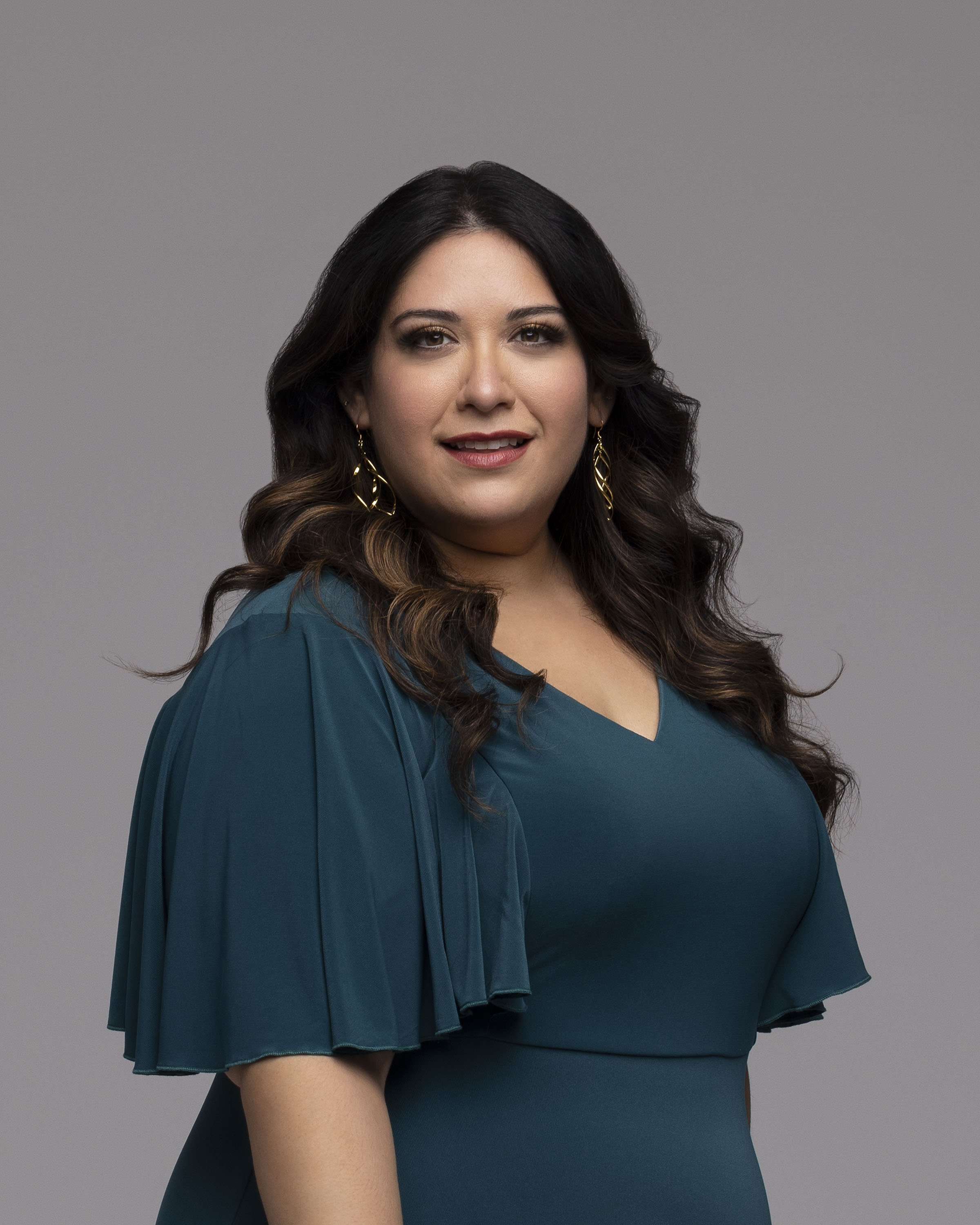 mhollerMichellePerez2025_04-8x10.jpg