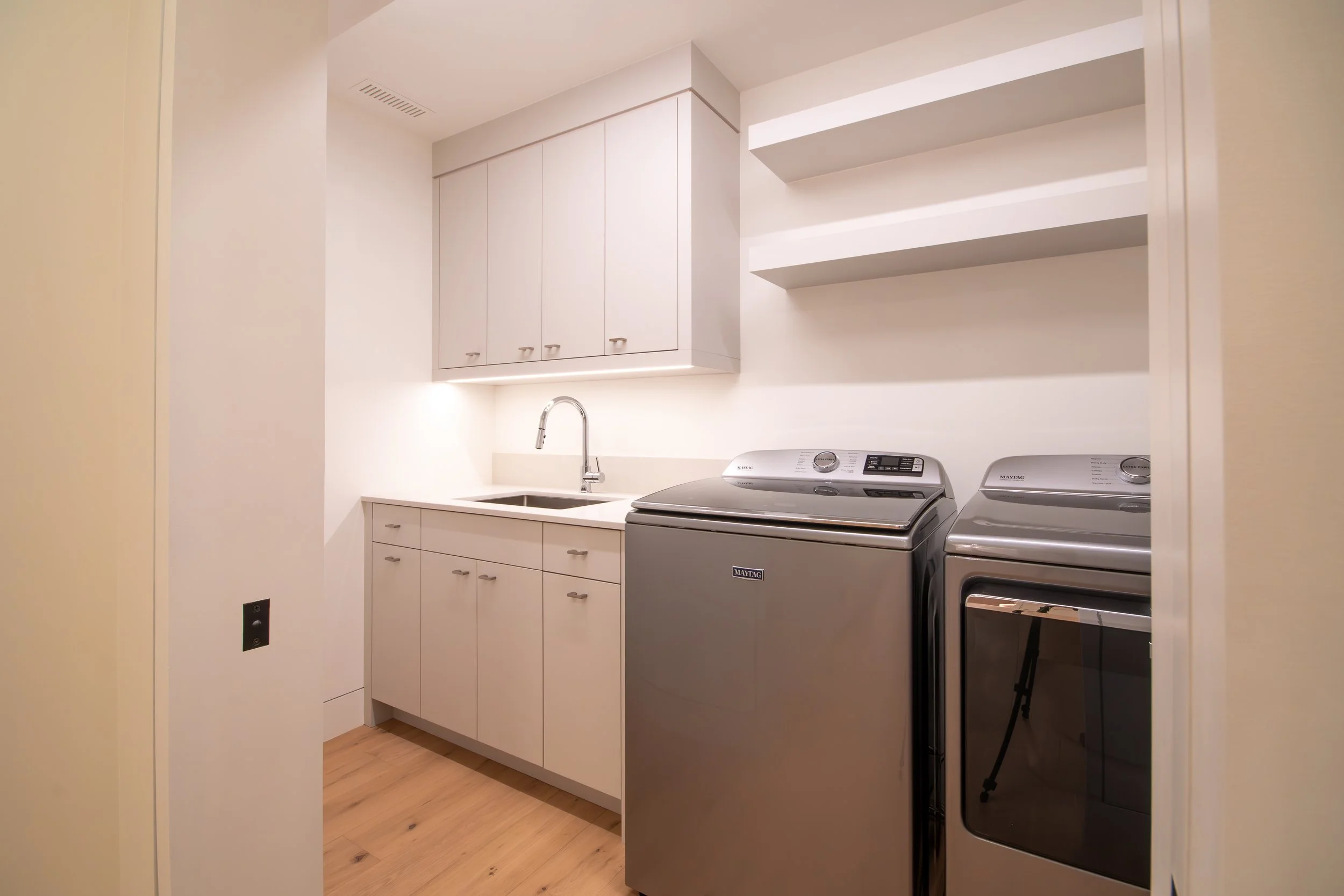 lakeview haven basement laundry area