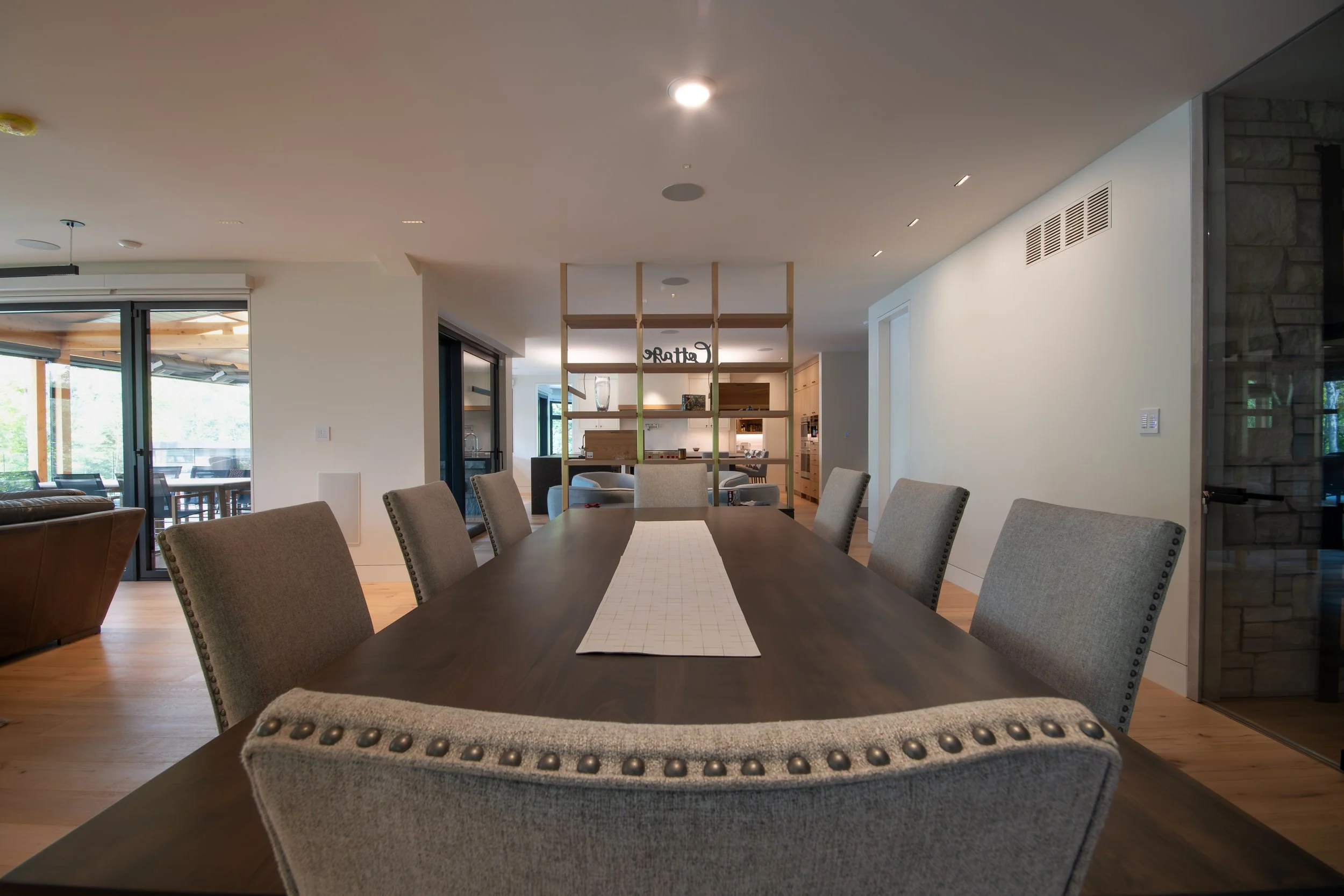 Lakeview Haven dining area