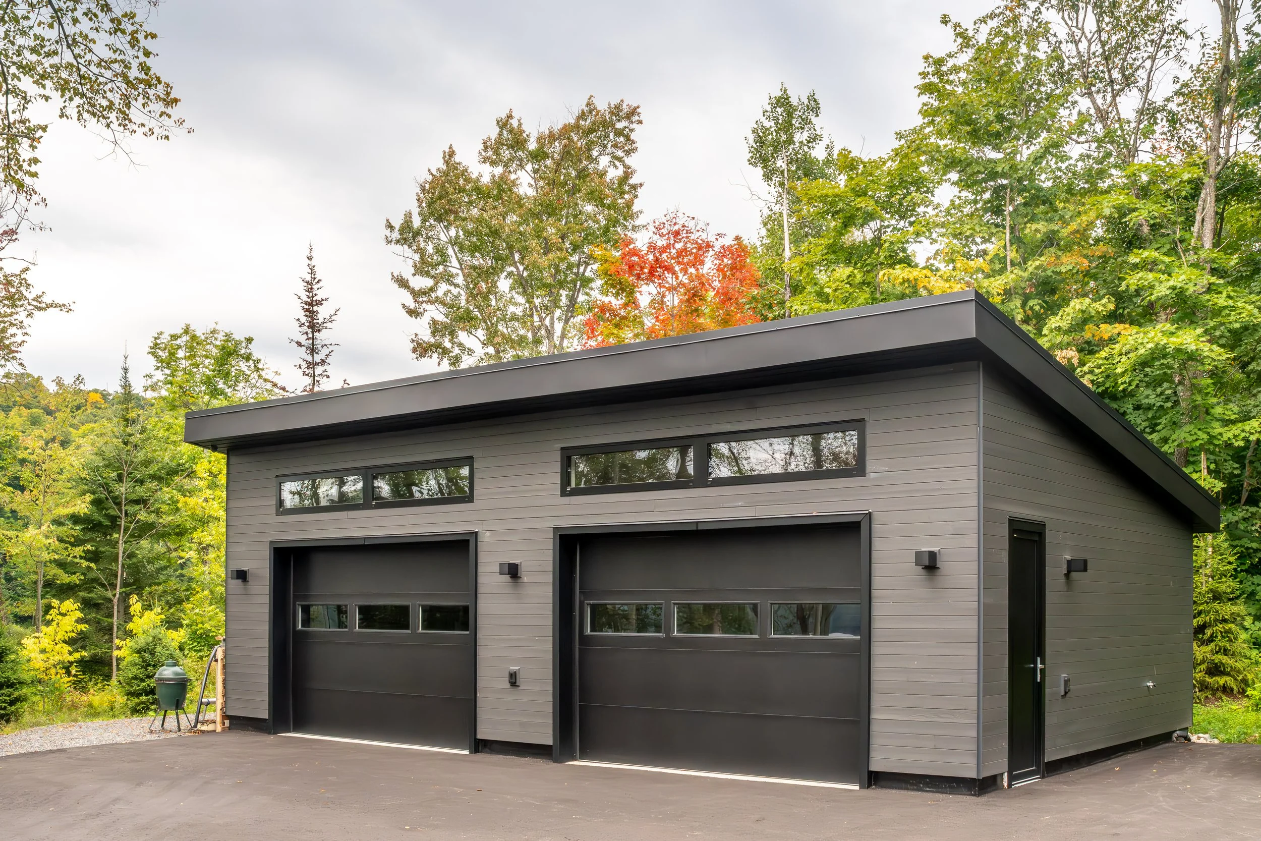 Lakeview Haven garage