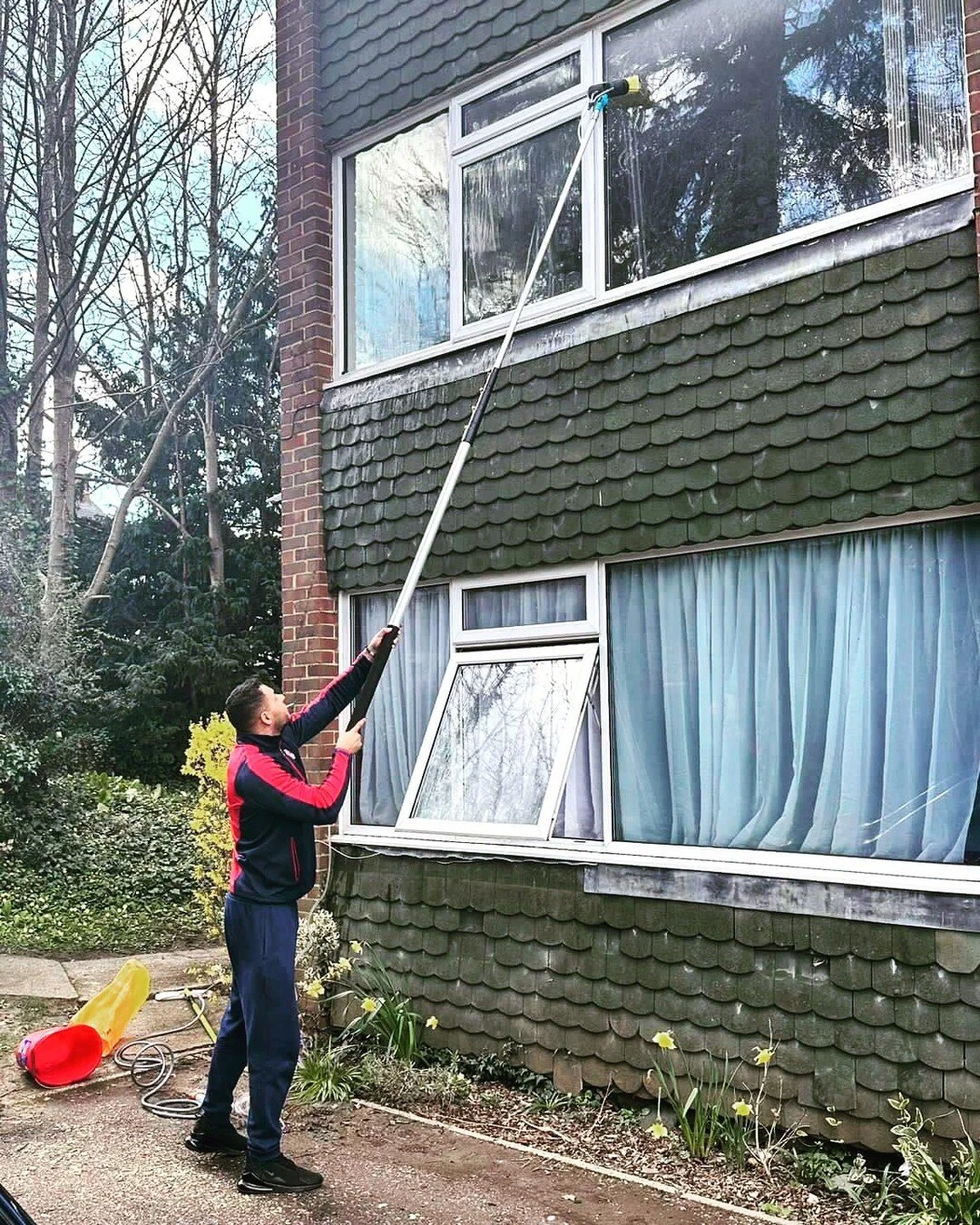 We now provide a window cleaning service too 🎉 #icanseeclearlynow #SparklingWindows #readyforsummer #readingcleaners #letthesunshinein