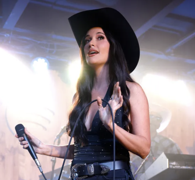 Kacey Musgraves becomes the voice of single women on 'Middle of Nowhere'