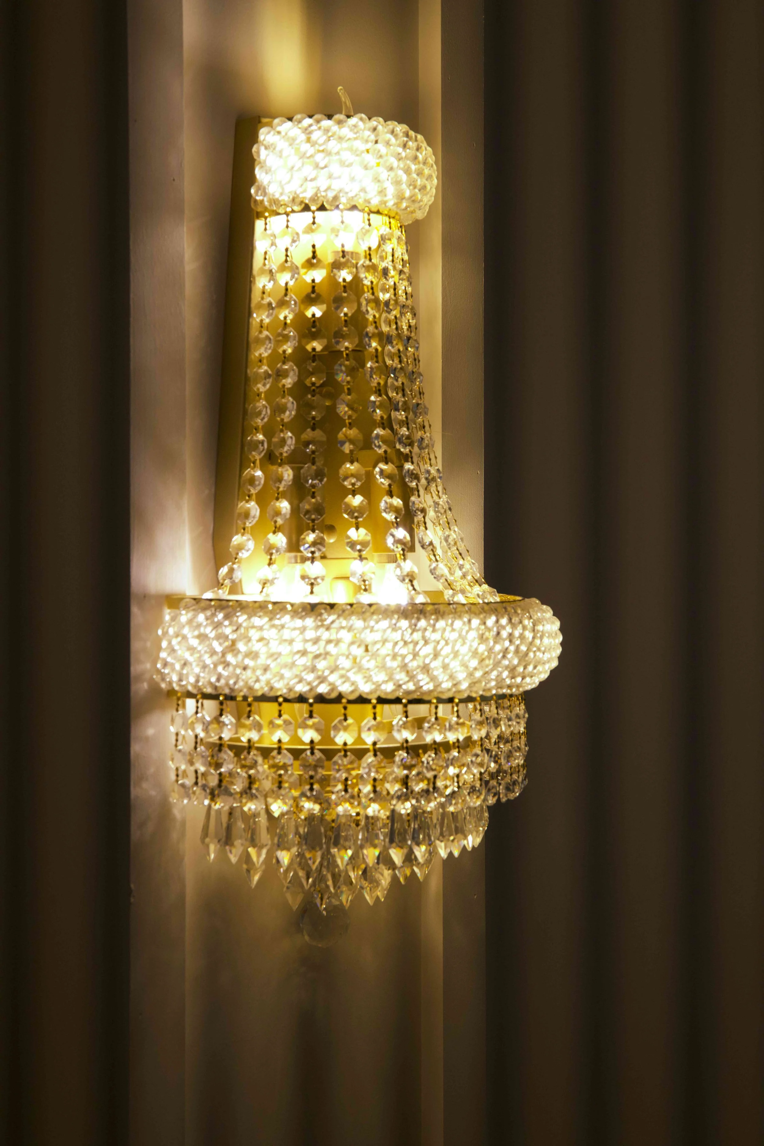 Gilded Courtroom - Lighting