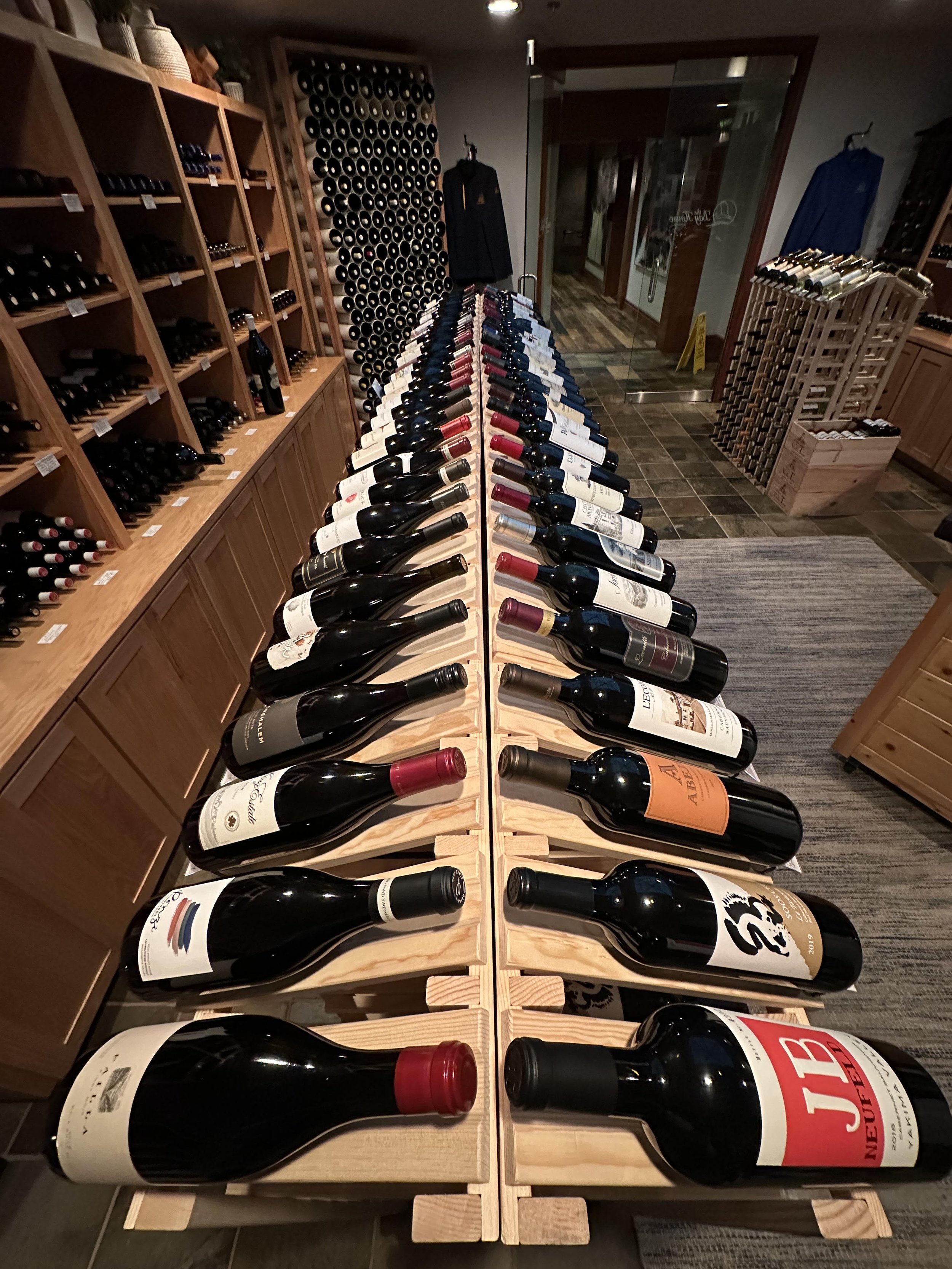 WINE SHOP 17.jpg