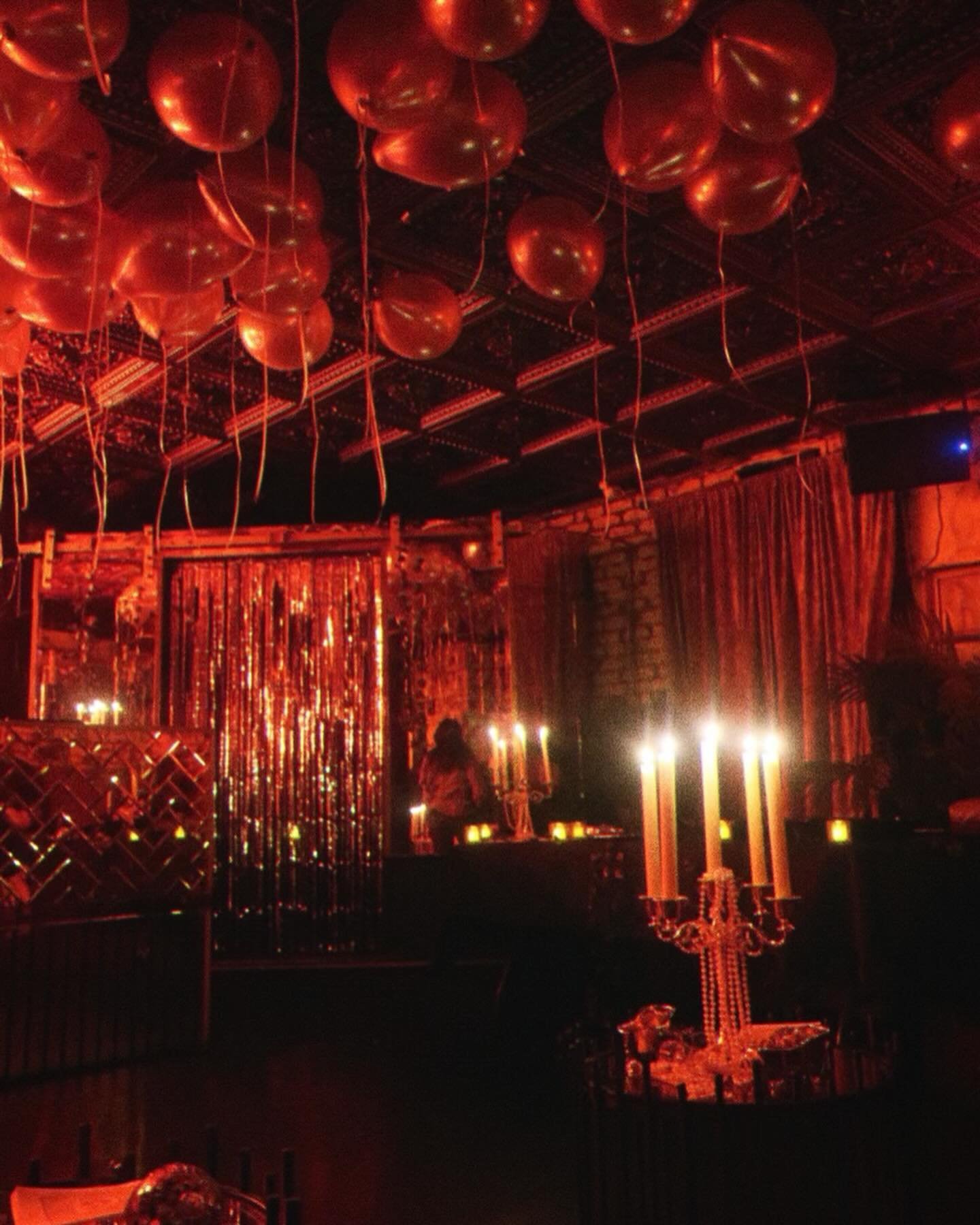 We had so much fun hosting this Saltburn themed party at @sincerelyophelianyc last month, featuring blood red lighting, cascading candelabras, and a signature drink menu even Venetia and Felix would love.🍷
.
.
.
#ForbesFunctions #eventplanner #newyo