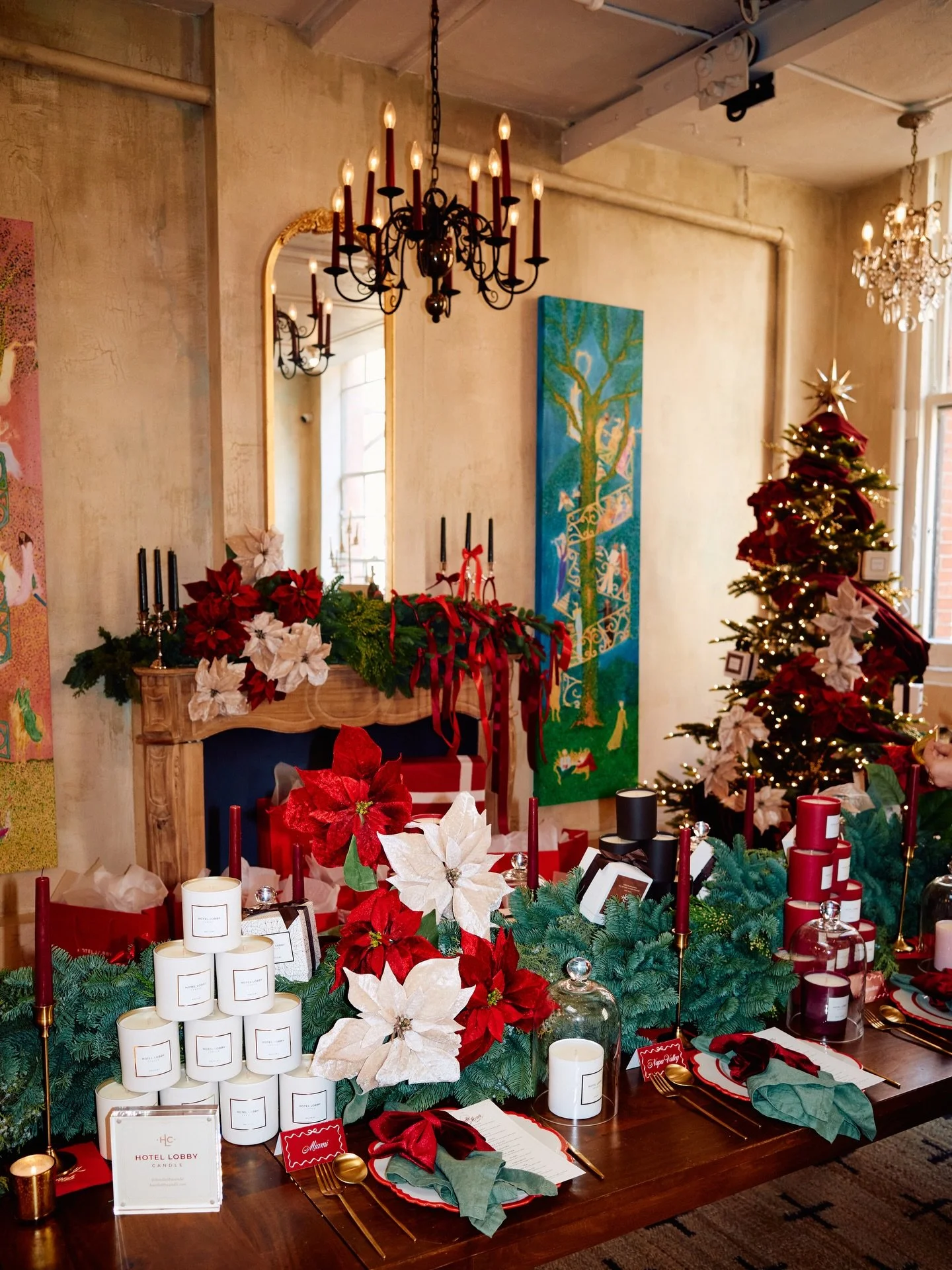 Last year we helped transform @salon.21 with @eastolivia for the @hotellobbycandle holiday pop-up of our dreams 🎄❤️