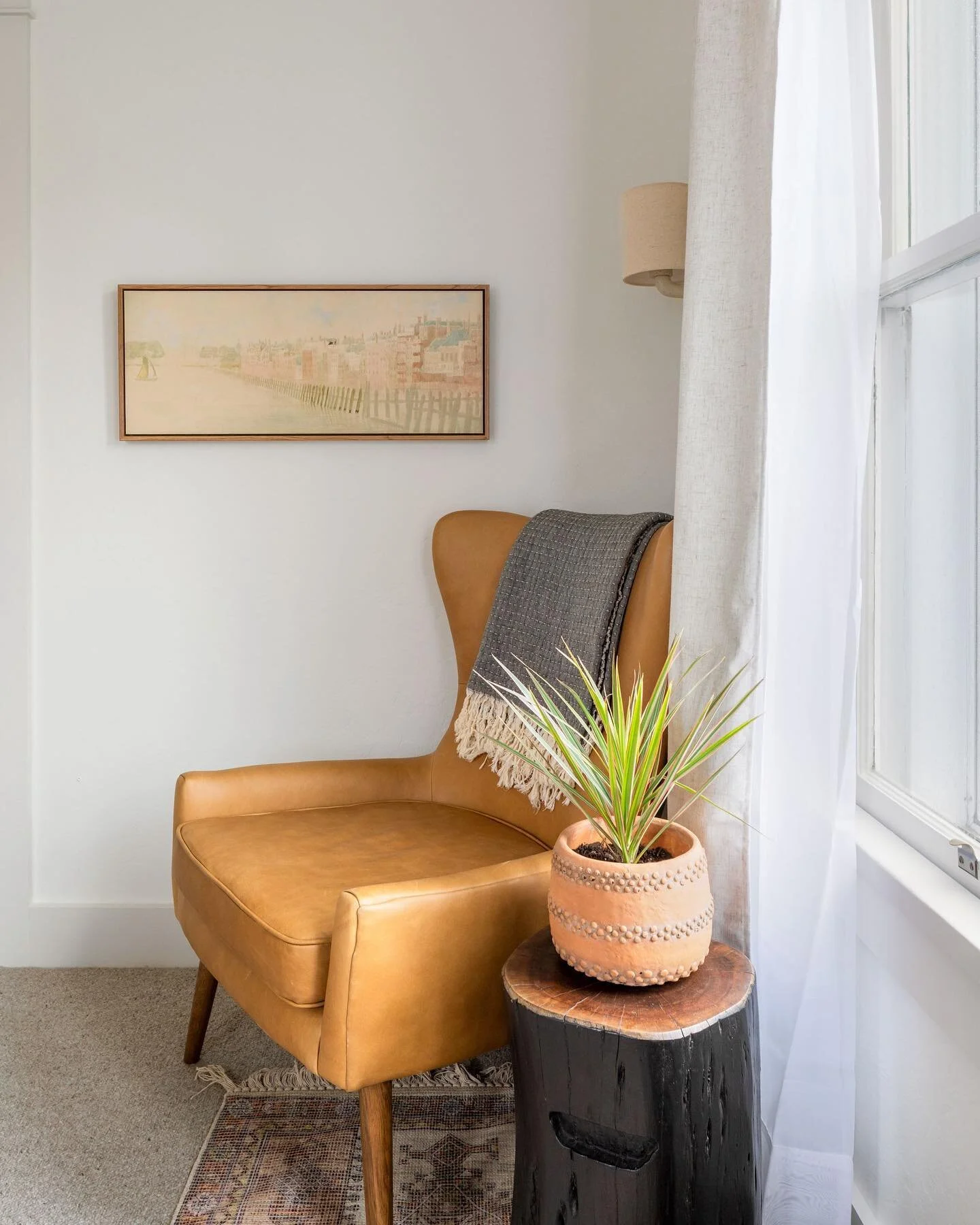 A little #sundaysolitude. I love how @alyssarosenheck spoke this truth: “Your capacity to create is based on your ability to be alone. Performance and privacy have a direct correlation. Carve out solitude in your schedule. Sitting with yourself
