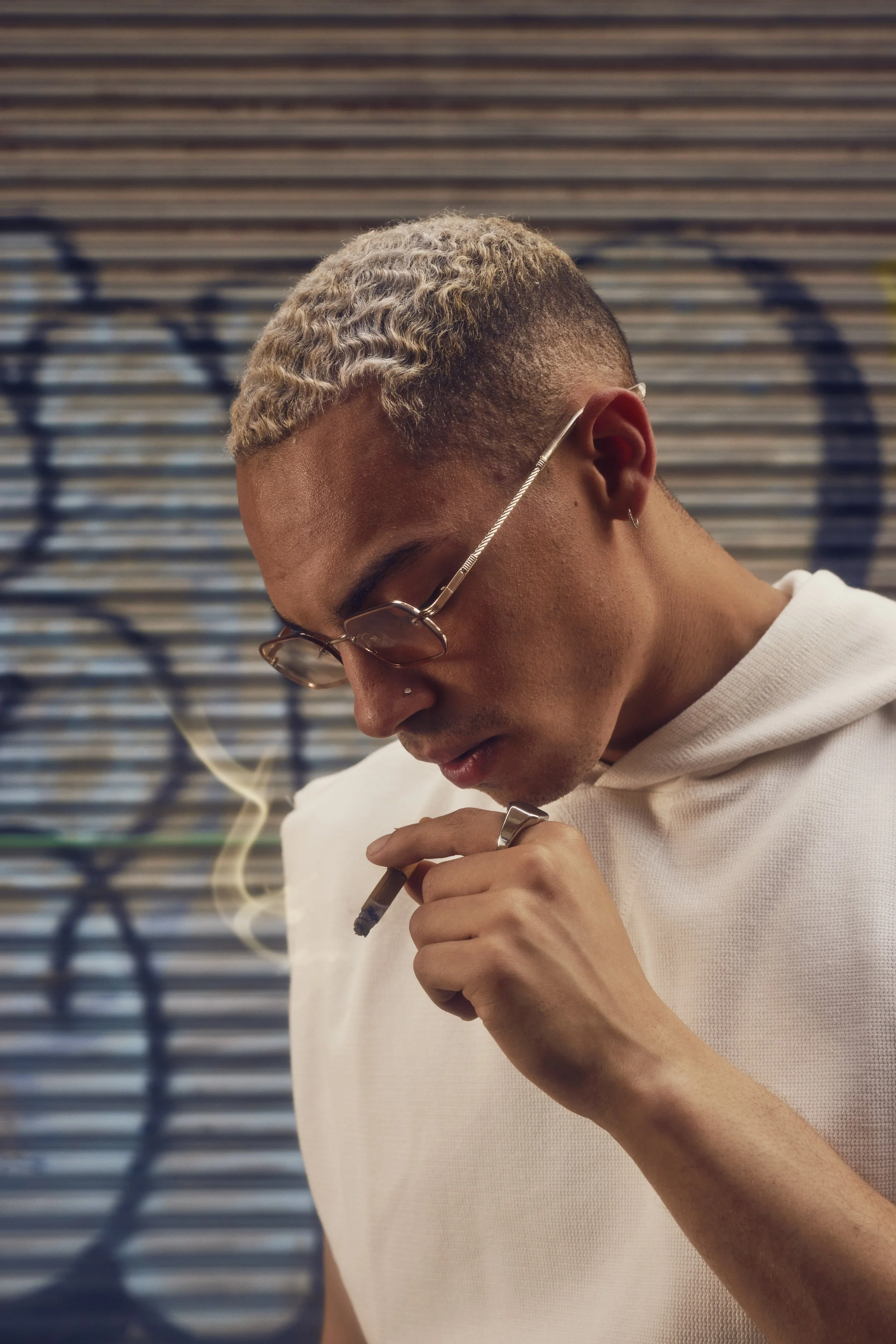 1946 KB 34B SWISHER LIFESTYLE Alley_Scene_Blunt_Packs_081 Kendall Bessent (1).jpg