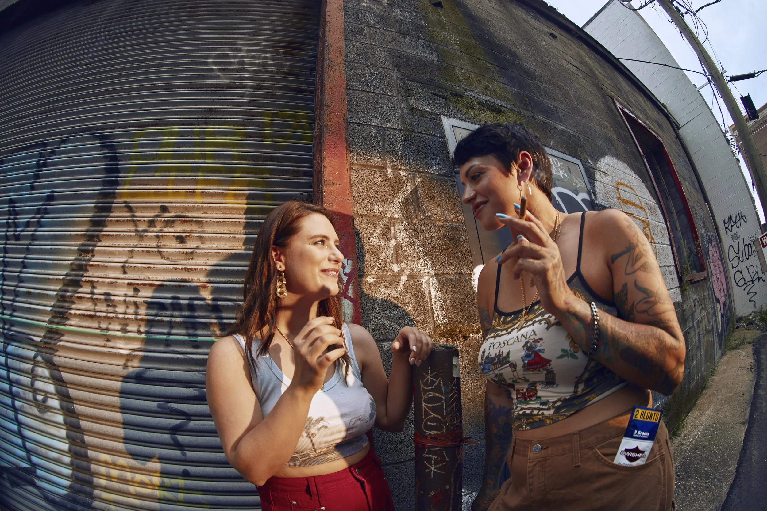1946 KB 26B SWISHER LIFESTYLE Alley_Scene_Blunt_Packs_223 Kendall Bessent.jpg