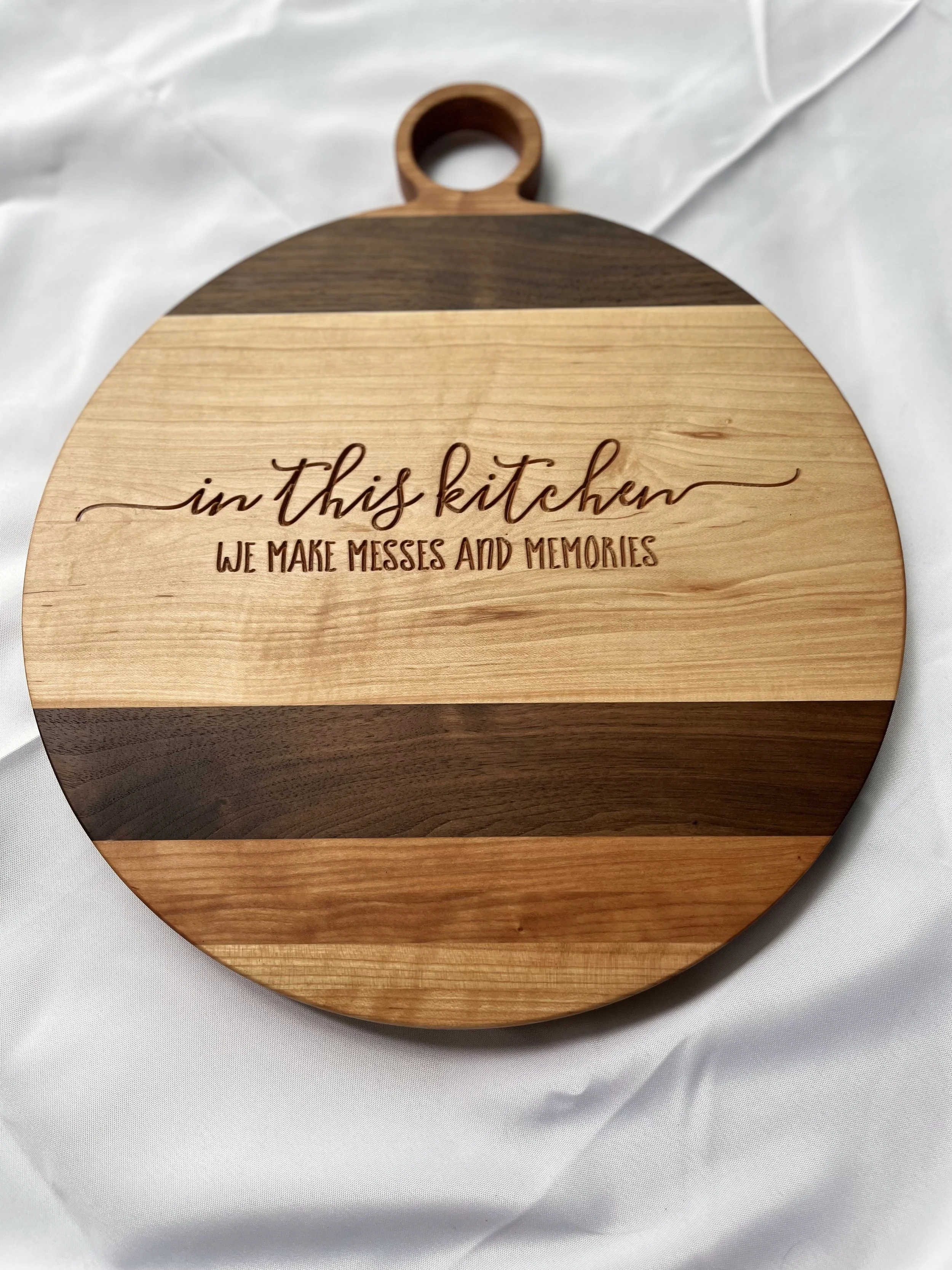 Round Cutting Board with Engraving