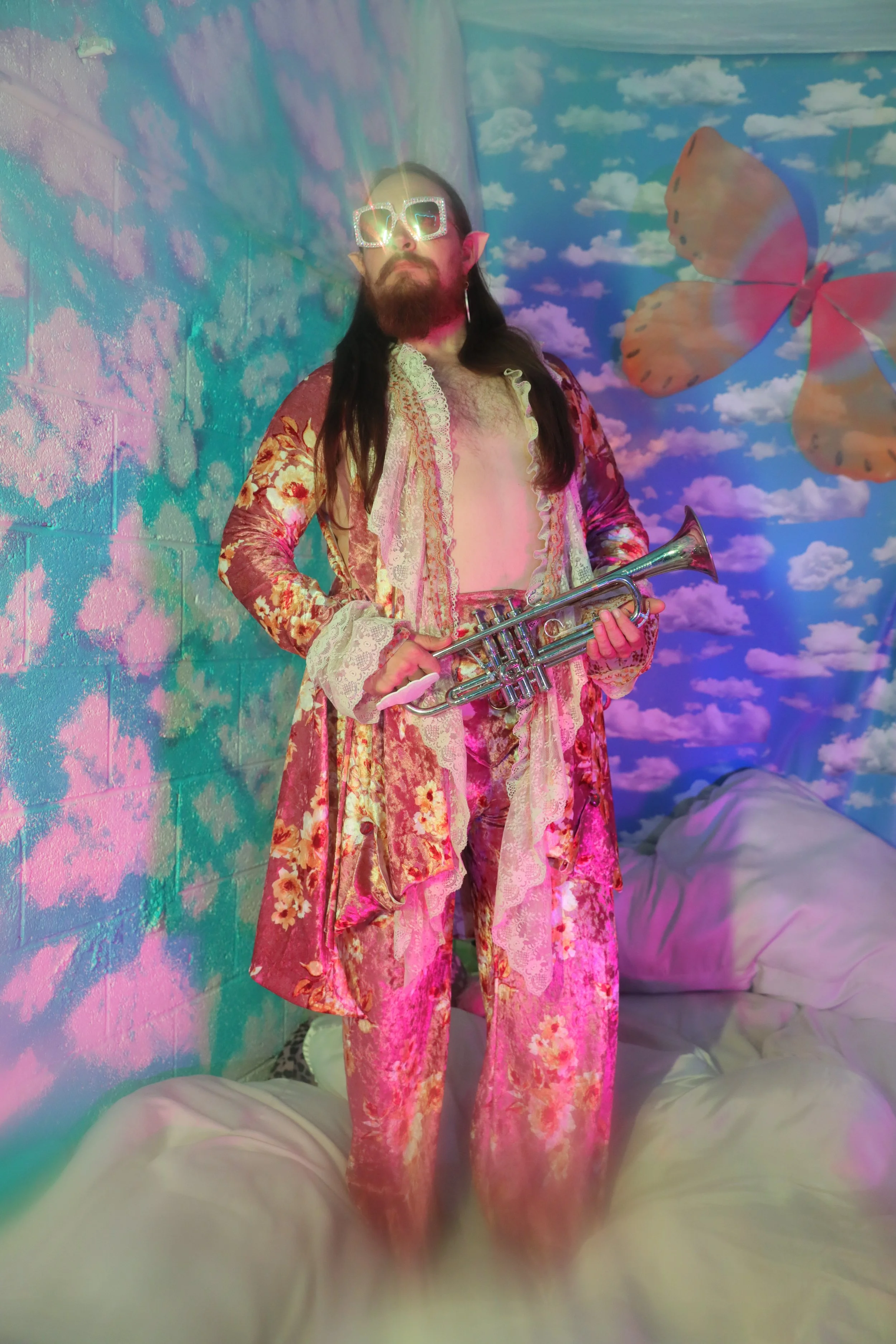 Dan E.T. Beams In With Cosmic Debut EP Phone Home (the pier)