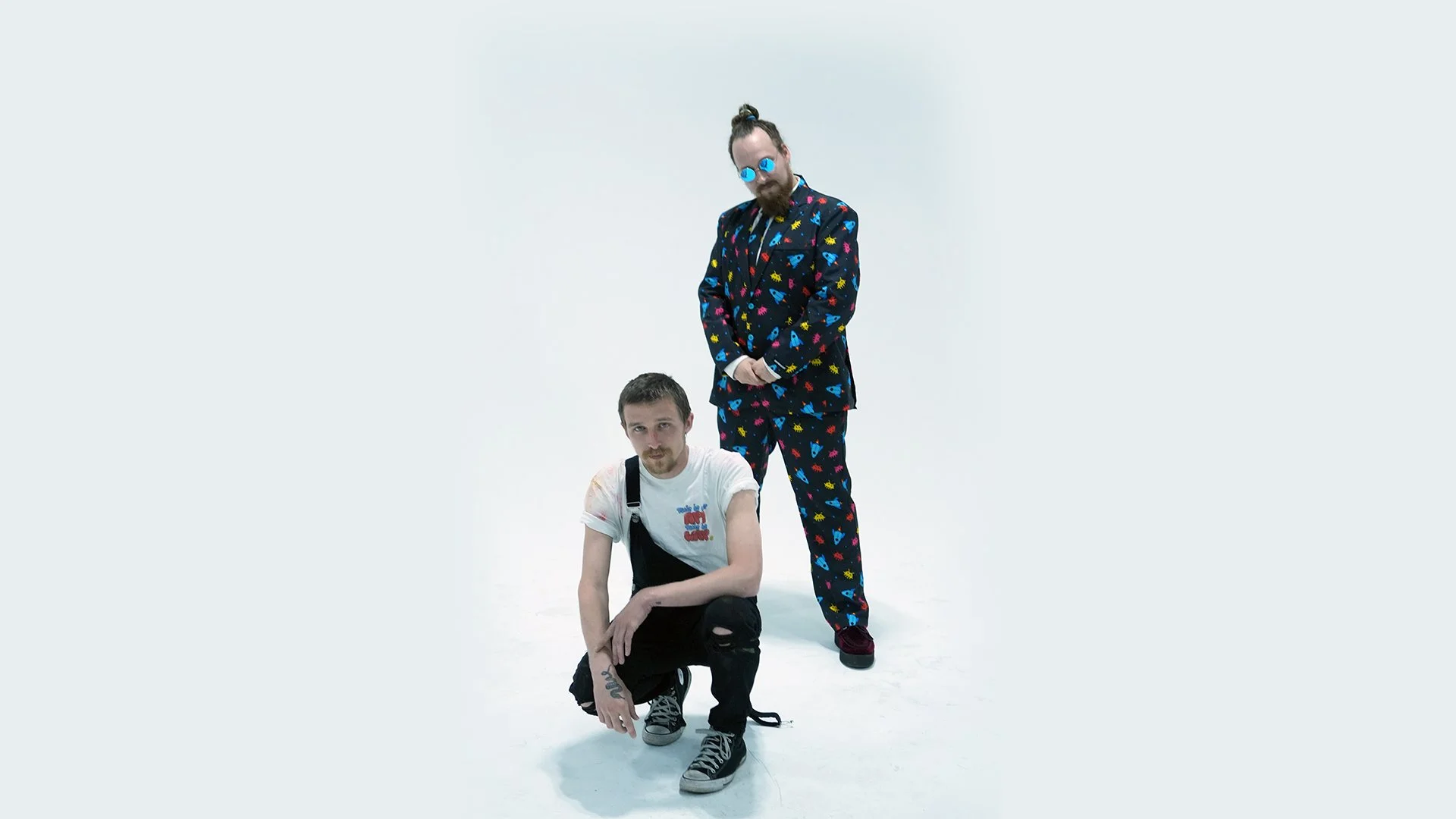WATCH NOW: Dan E.T. Releases Music Video for Genre-Defying Debut Single “RoundTrip” (phoenix magazine)