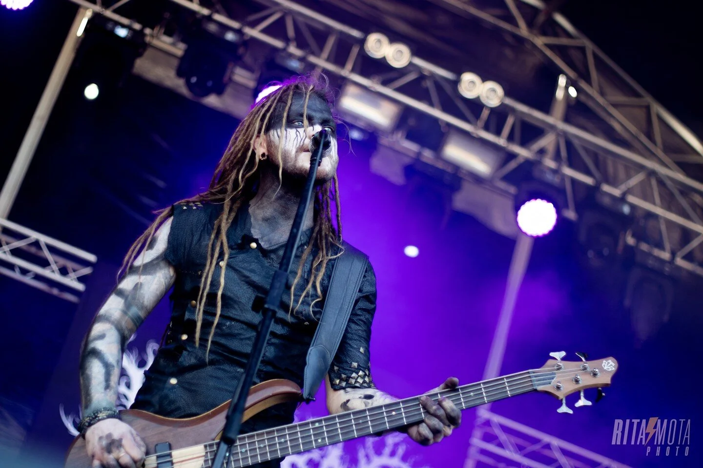 our new track Defiance Towards Futility is out now on most streaming services. 
link in bio👆
📸 by @ritafmota.photo 
.
.
.
.
#blackmetal #norwegianblackmetal #trueblackmetal #truenorwegianblackmetal #bcrich #ibanez #blackandwhite #corpsepaint #ubure