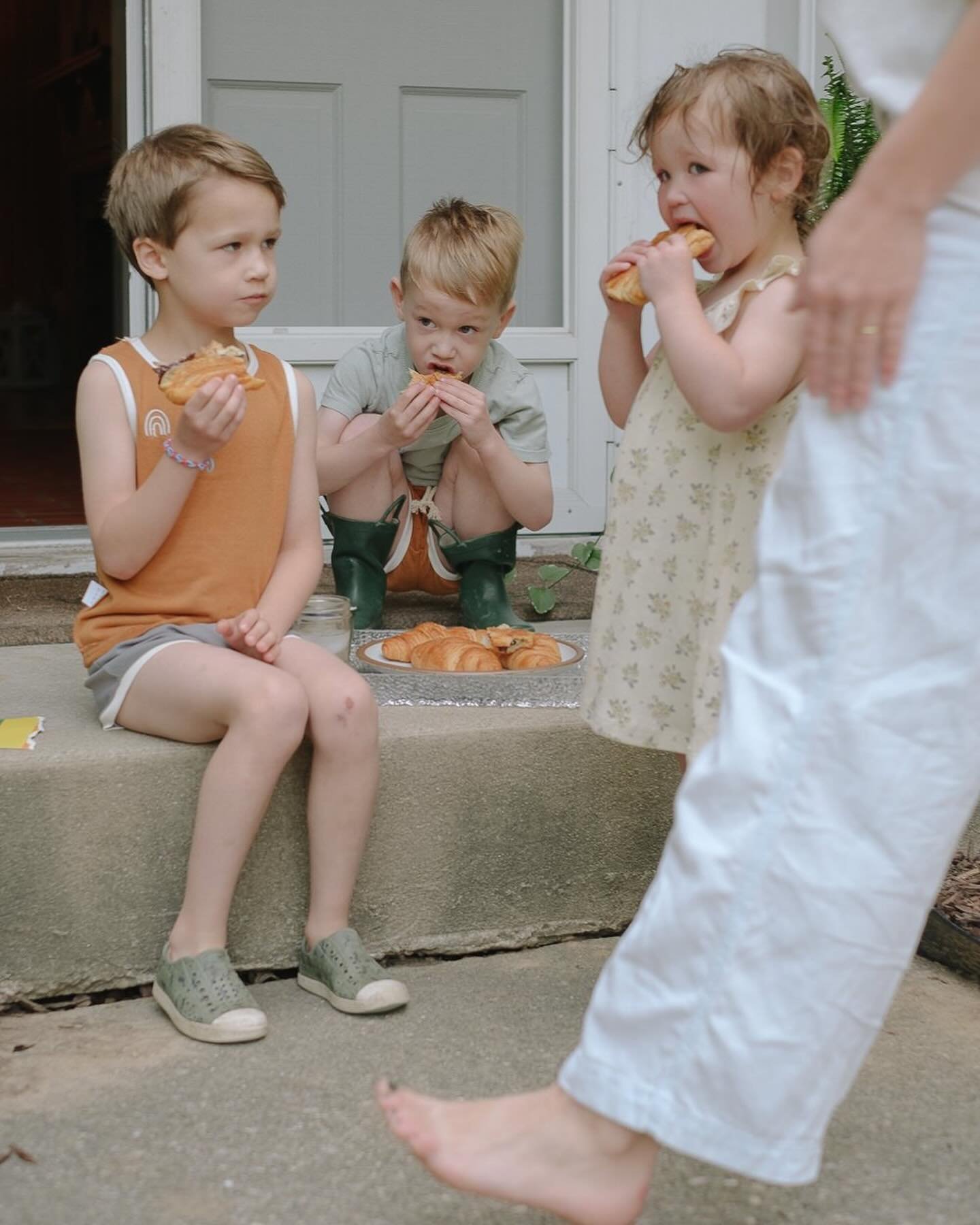 Stepping into busy season + I sure hope that means more mornings that start with breakfast on your front porch. 🥐☕️🤍