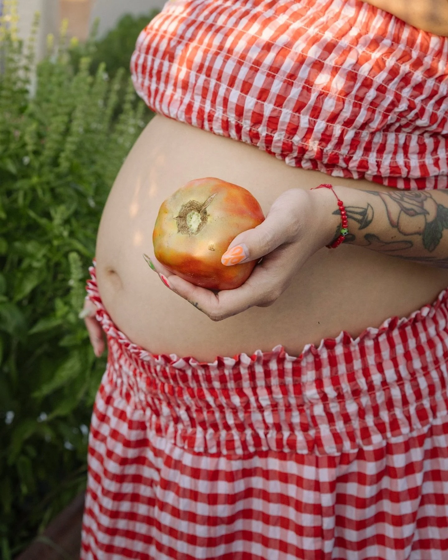 The cadence of summer strung together. 🍅
.
.
.
.
.
Indianapolis Family Photographer, Film Family Photography, Backyard Photo Session, Summer Maternity Pictures, #childhoodonfilm #35mmmotherhood #familiesonfilm #filmmama #kidsonfilm #filmfollowfriday