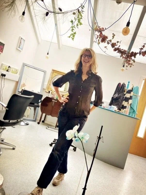 julie McGuire hairdresser at Beehive Salon in Leith, Edinburgh.