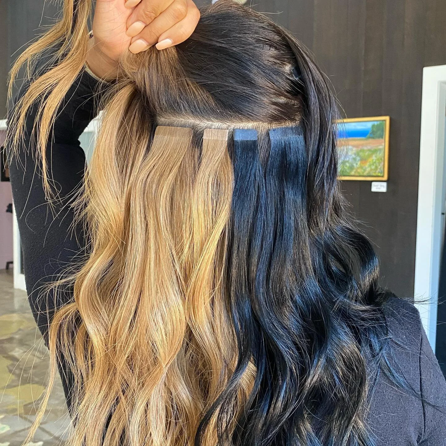 Under the hood shots just hit different🤌🏼

2 packs of 16&rdquo; @bellamihairpro Tape In extensions in:
Jet Black
Ash Brown