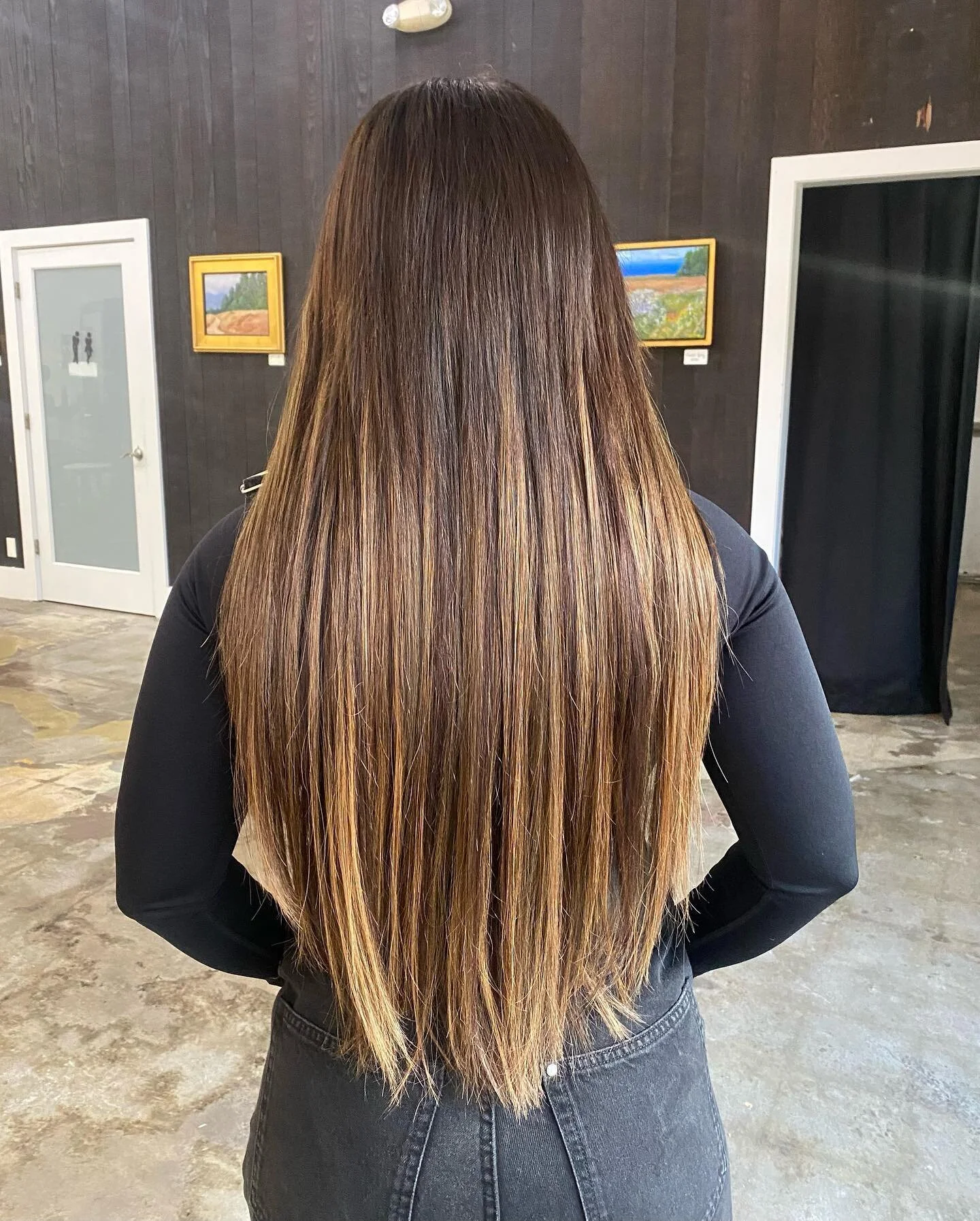 SWIPE FOR THAT BEFORE!

It&rsquo;s always so amazing to me how much of a transformation extensions can provide! Allowing my beautiful clients natural hair to get healthy and grow without having to sacrifice her own look by serving up all the colors s