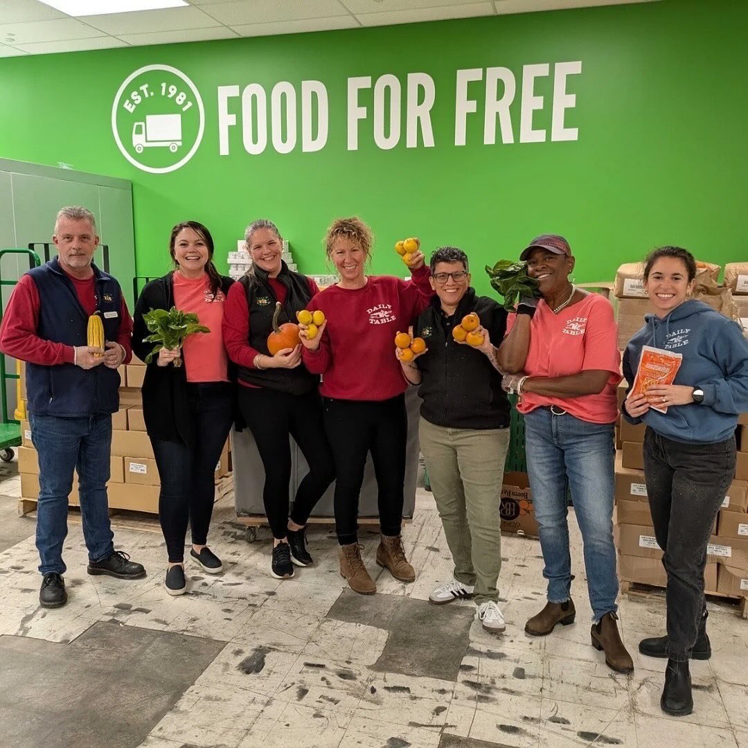 Daily Table gives back on #GivingTuesday! Yesterday, our team spent the afternoon volunteering at @foodforfreeorg, a nonprofit focused on increasing access to free food resources in Greater Boston.

Sasha Purpura, Daily Table&rsquo;s CEO shared, &ldq
