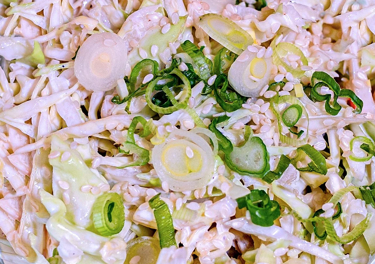 Image of coleslaw side dish in full tray for catering menu.