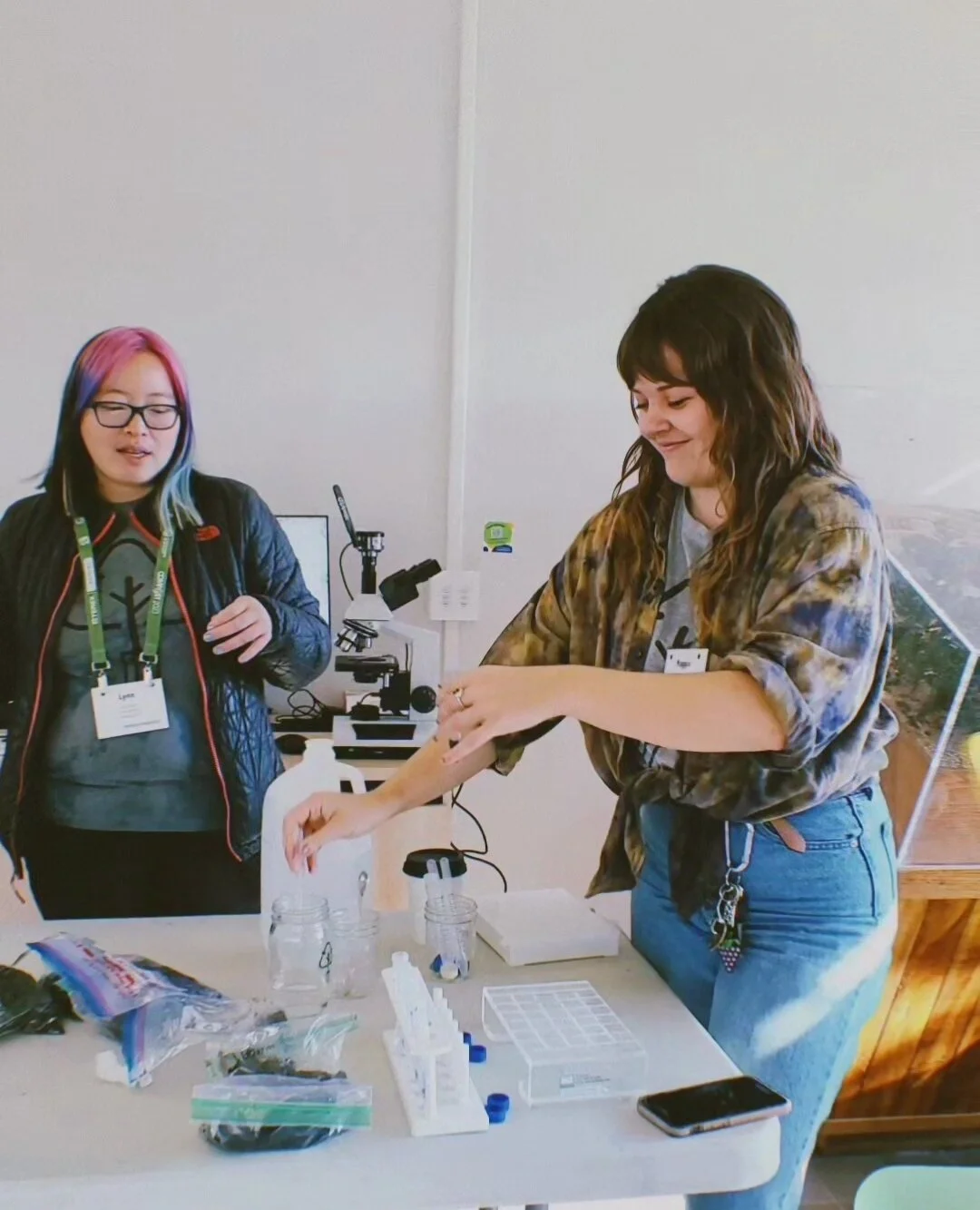 Double the microscopic fun with our Soil Sessions! 🌱🔬✨ ⁠
⁠
This month, we are offering two amazing opportunities to explore the hidden worlds of bacteria, fungi, and microorganisms thriving in our soil. Led by Lynn Fang, LA Compost's Soil and Compo