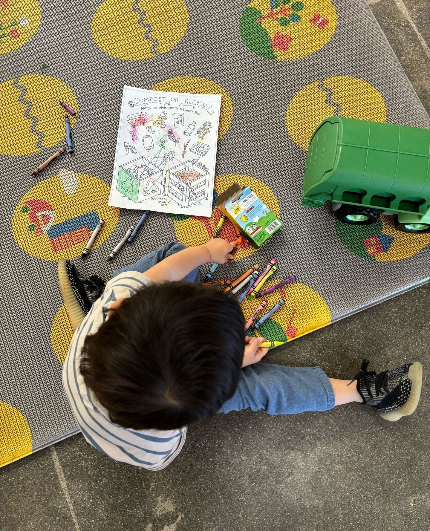 #EarthMonth is a busy time for the LA Compost team, yet our staff still finds moments that spark joy at Compost Hubs, Farmers' Markets, and educational events. 🍃⁠
⁠
📷️ Here's a glimpse of some slower and smaller moments of joy and appreciation for 